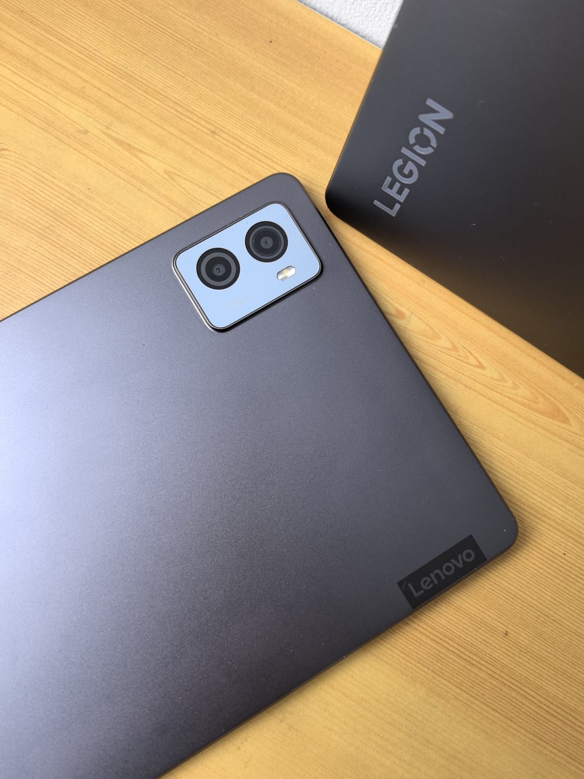 Lenovo Legion Y700 (2023)8.8” 13MP Snapdragon 8+ Gen 1 WIFI Android 6550mAh