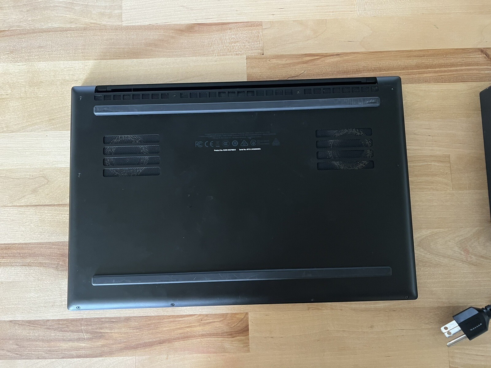 RAZOR BLADE 15 ADVANCED 2021 (15.6”, 10th Gen Intel 8-Core i7 CPU, 16 GB RAM)