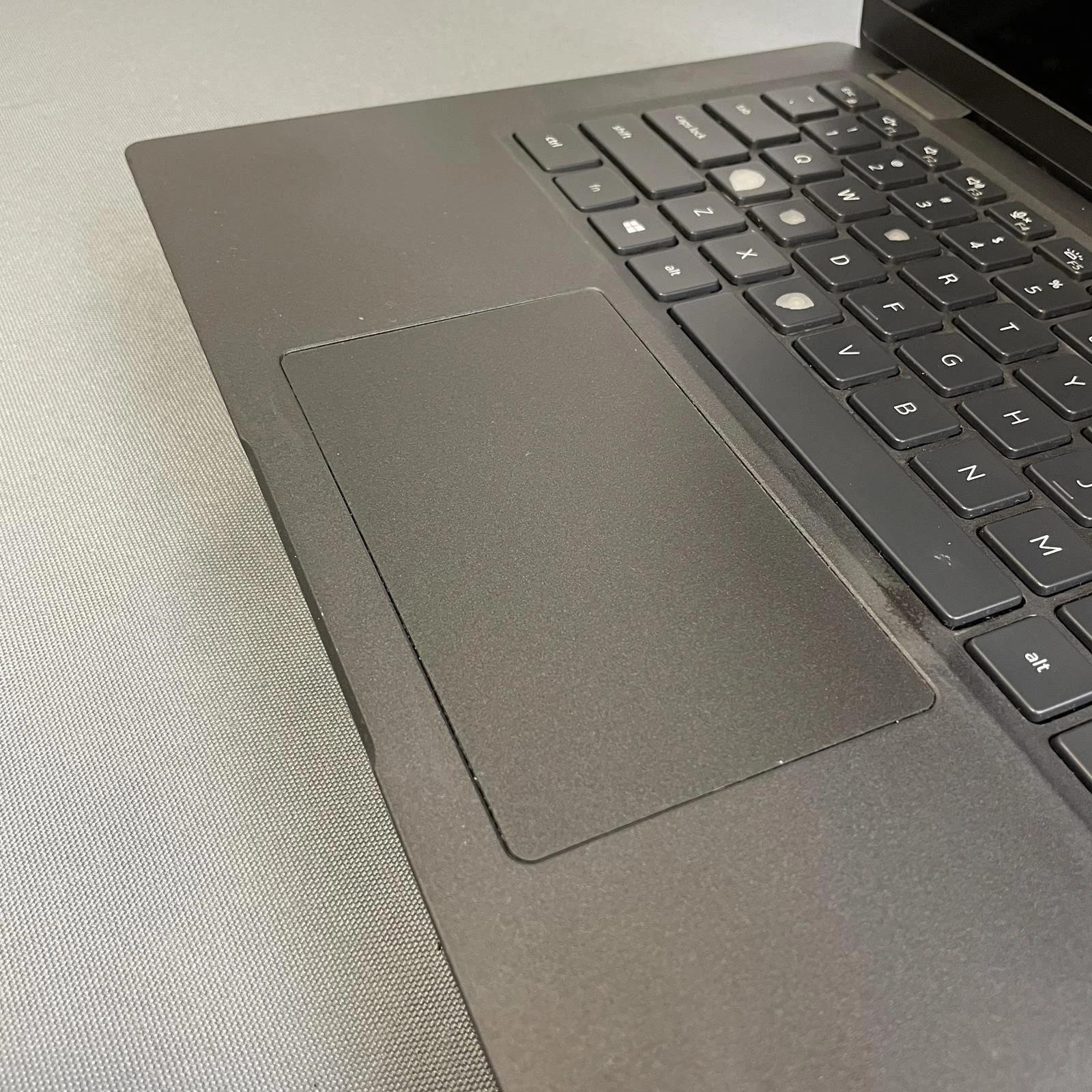 Dell Latitude 7410 14″ FHD, Core i7-10610U, 8GB RAM, No SSD/OS | (See Photos)