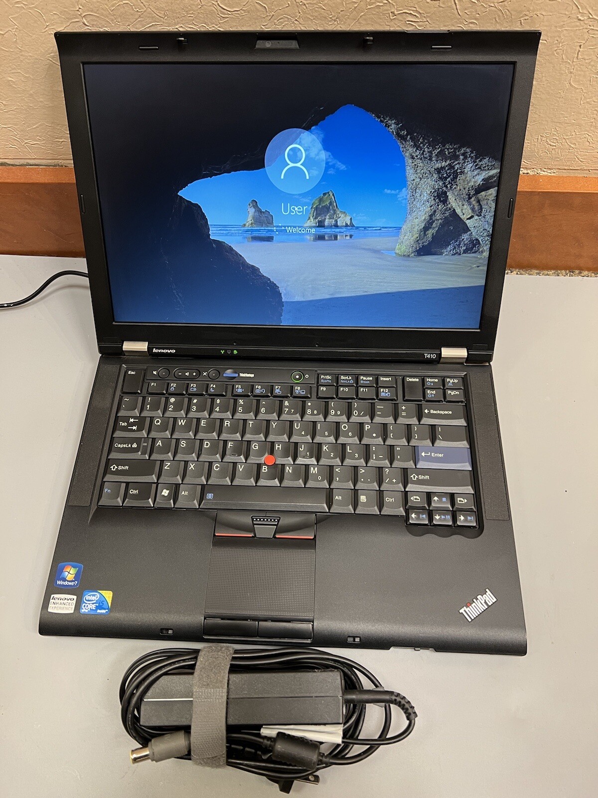Lenovo thinkpad T410 Core i5 M 520 2.40GHz 4GB RAM 320GB HDD WEBCAM
