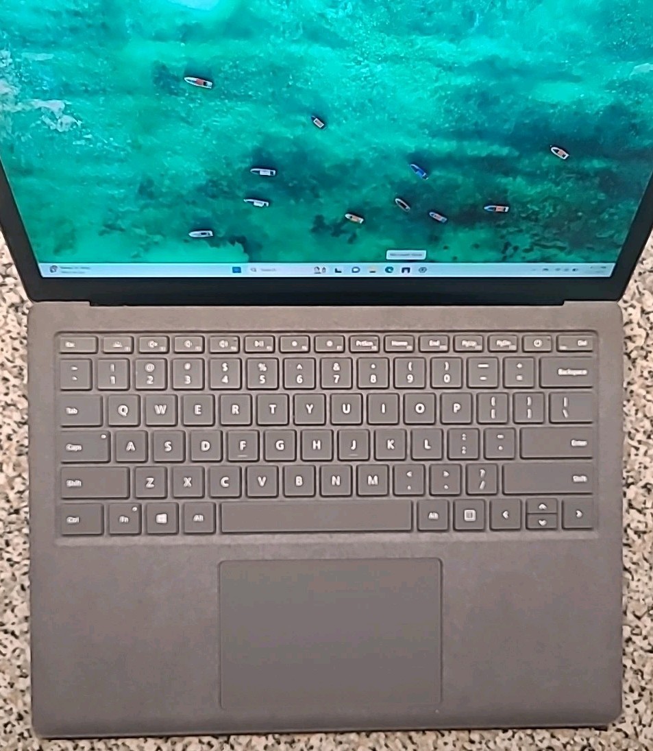 Microsoft Surface Laptop 4 1950 i5-1145G7 16GB RAM 512GB SSD W11P TOUCHSCREEN