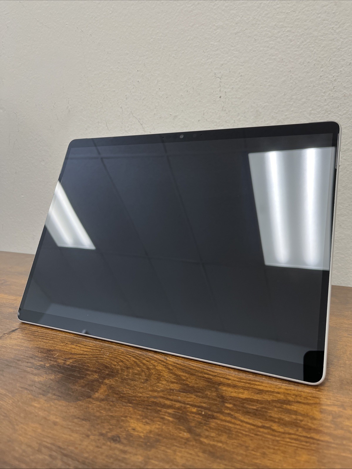 Microsoft Surface Pro 8 13″ i7 32GB Ram 1TB SSD No Power! For Parts!