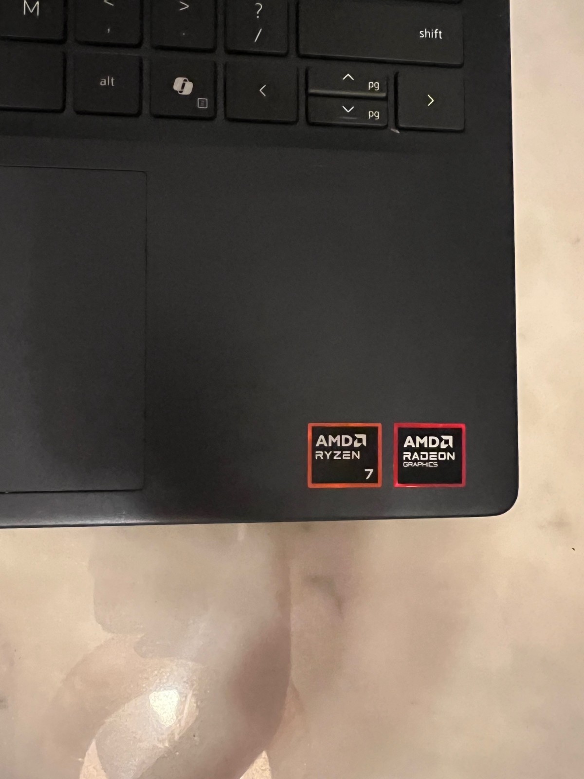 Dell Inspiron 14 2-in-1 14″ IPS LED Touch Screen Laptop – AMD Ryzen 7 with 16GB
