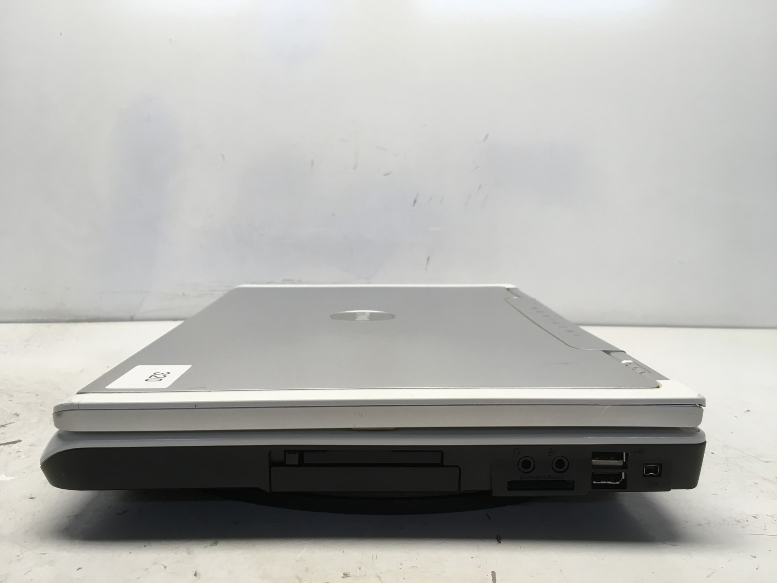 Dell Inspiron E1505 MM061 Intel Core Duo 06E8 1.66GHz 1 GB NO HDD No Batt