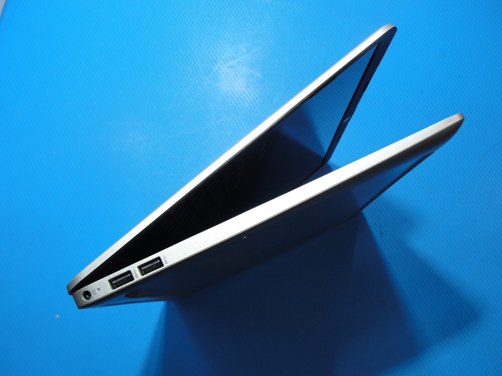 HP 15t-DY200 15.6”FHD TOUCH Intel Core i7-1165G7 2.8GHz 16GB 256GB SSD +Charger