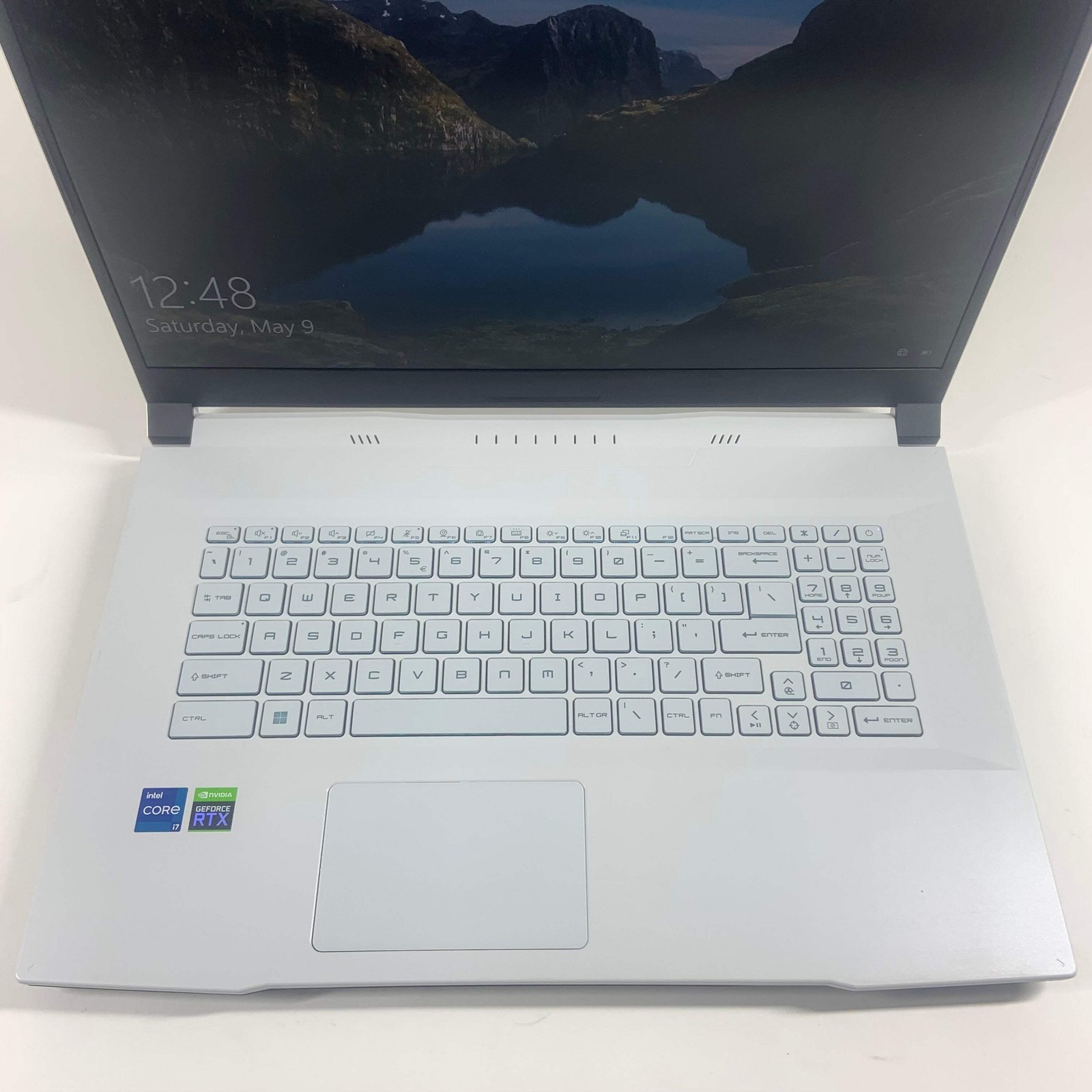 MSI Sword 17 17.3″ i7-11800H 2.3GHz 16GB RAM 500GB SSD GeForce RTX 3050 Ti