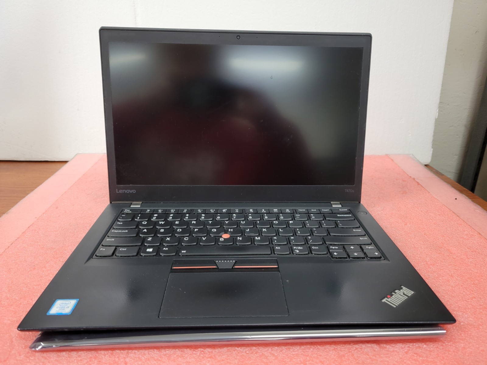 Lenovo ThinkPad T470S 14″ i5-7300U 4GB RAM *NO HDD/OS/COVER/BATT/AS IS* | LP520