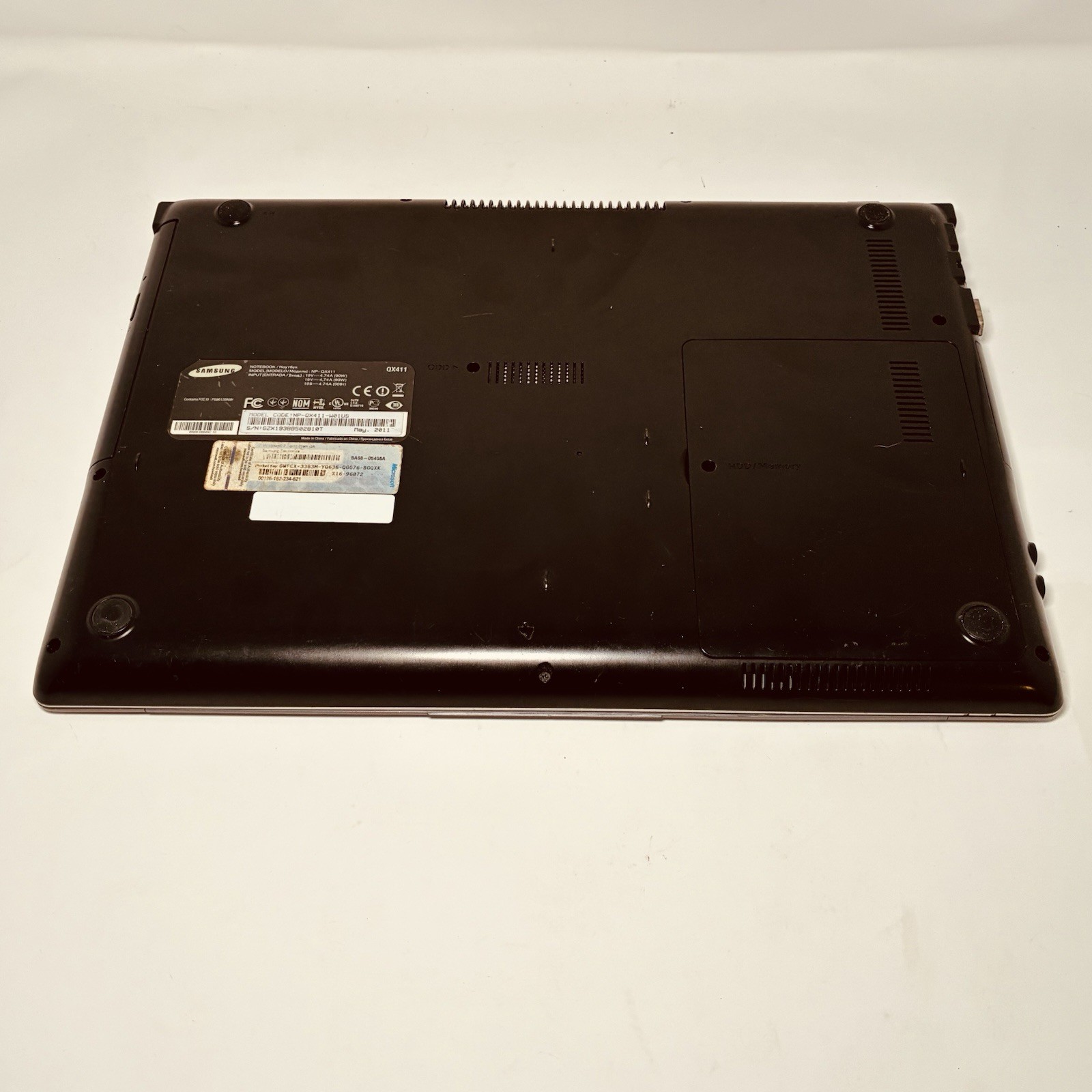 Samsung QX411 14″ Laptop Intel i5-2410M NVIDIA Optimus 6Gb RAM 640GB Powers On