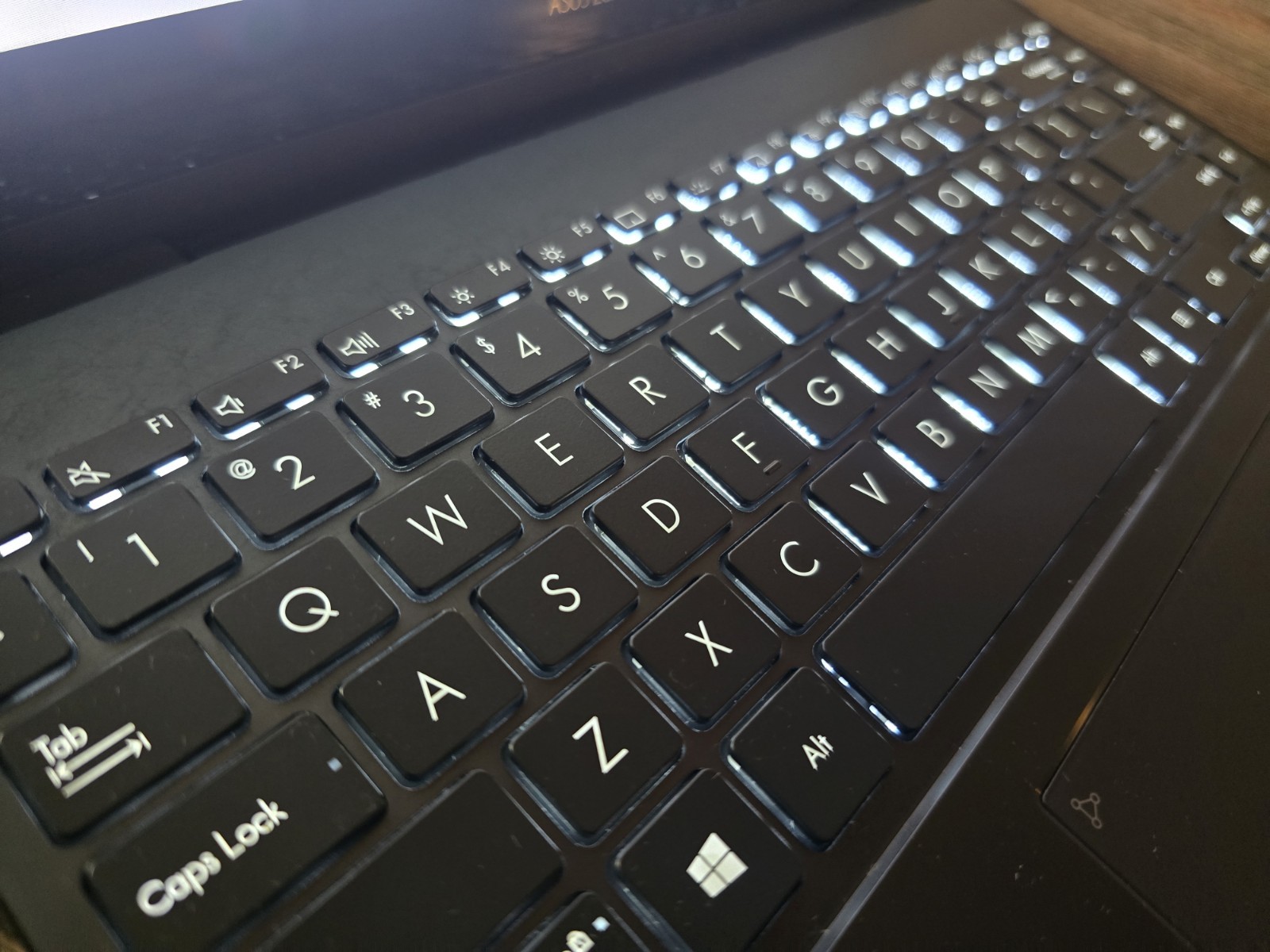 ASUS ZenBook Flip 13 UX363E OLED Touchscreen 2-in-1