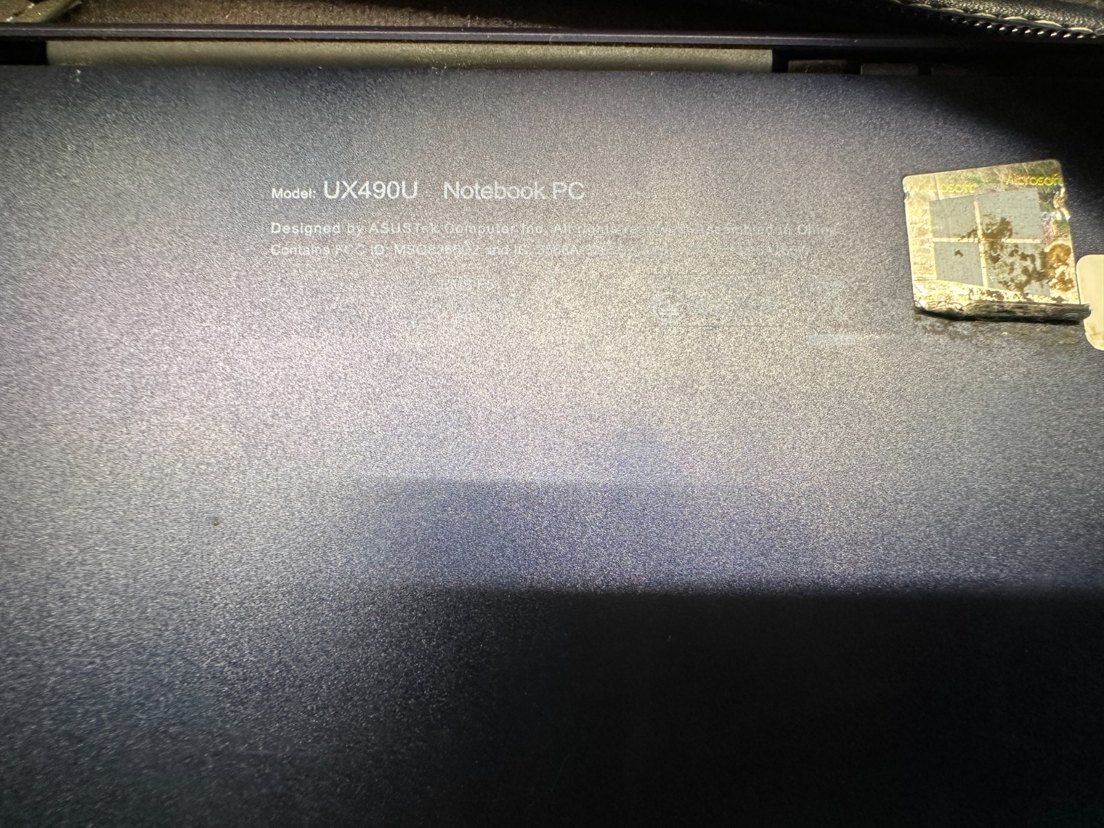 ASUS ZenBook 3 UX490UAR – Intel Core i7-8550U 1.8GHz 500GB SSD, 16GB RAM