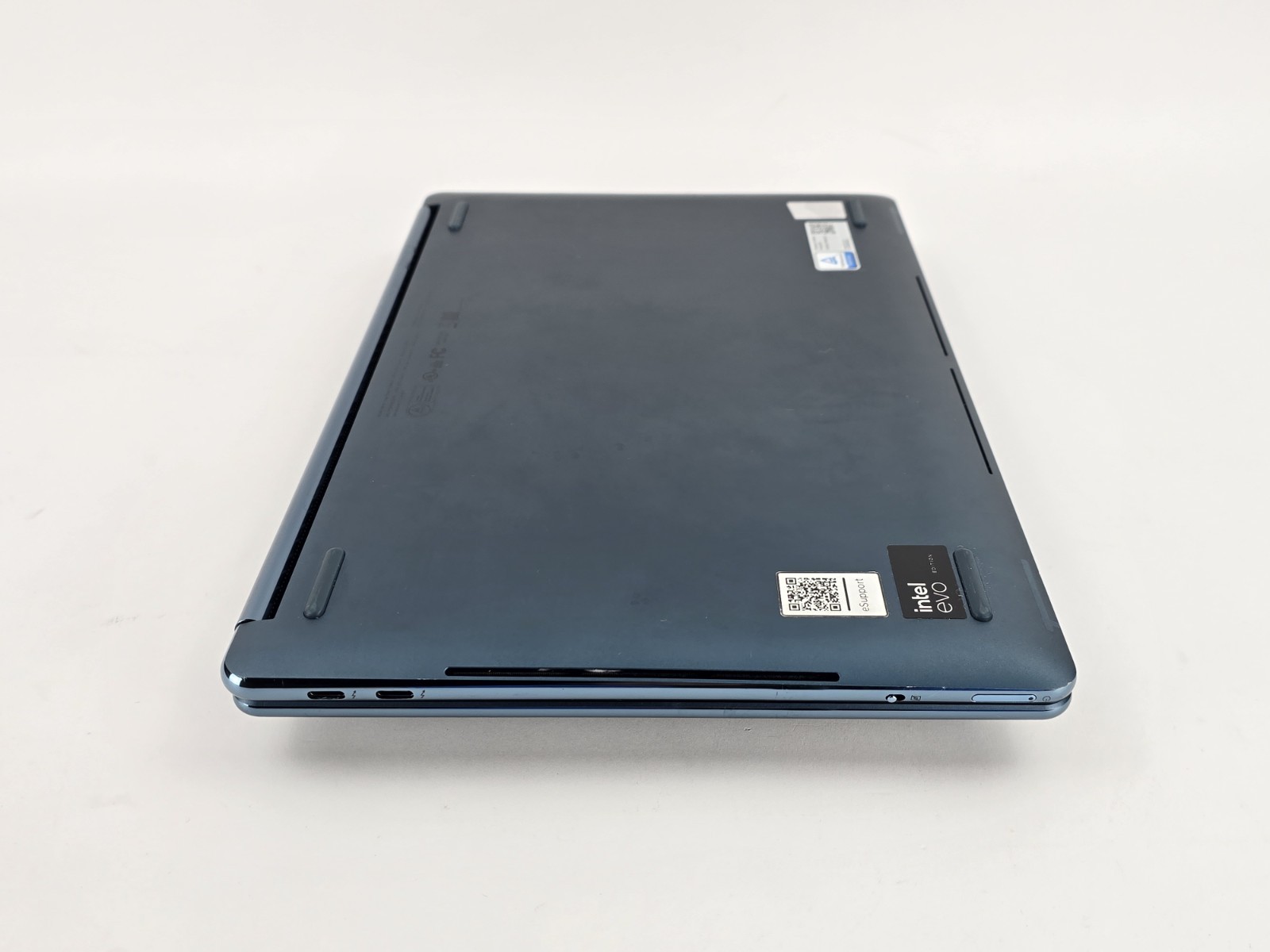 Lenovo Yoga Book 9i Dual 13.3″ 2.8K OLED Ultra 7 155U 16GB 1TB – Used