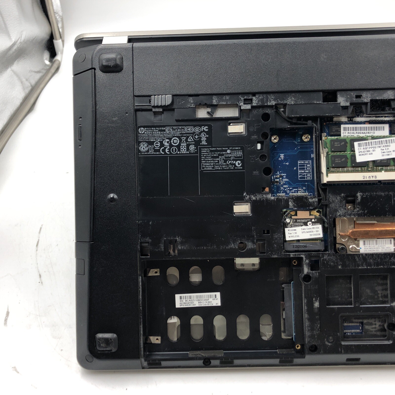 HP Probook 4530S Laptop Intel i3-2330M 2.2GHZ 8GB NO HDD/OS Cracked Screen
