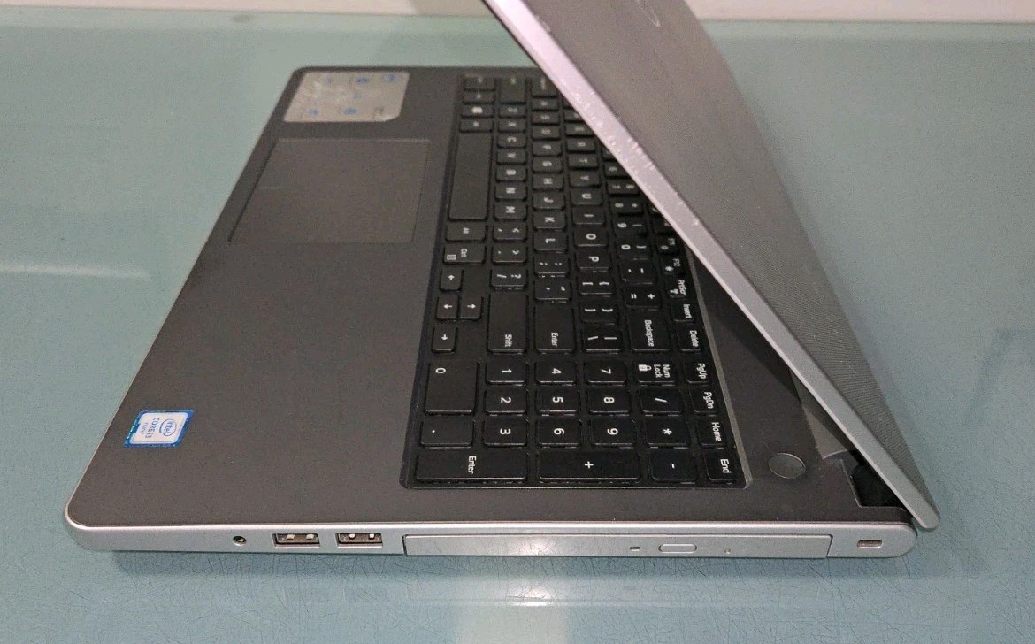 Dell Inspiron 15 5000 series – Intel i3-6100U/8GB RAM/ 1TB HDD /Win 10 Home