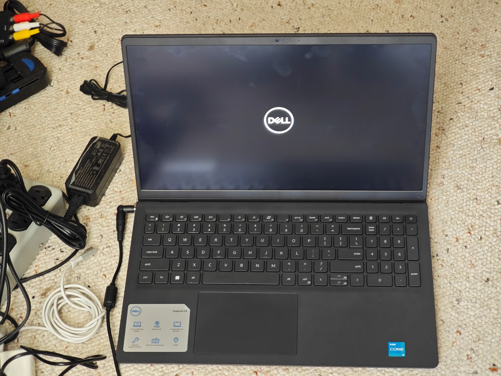 DELL Inspiron 15 3520 p112f – 256GB SSD, 8GB RAM, 12th gen Intel i3-1215u CPU