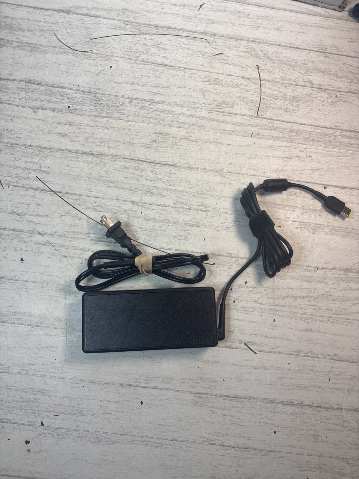 Lenovo 135W 20V 6.75A AC Adapter Charger ADL135NDC2A