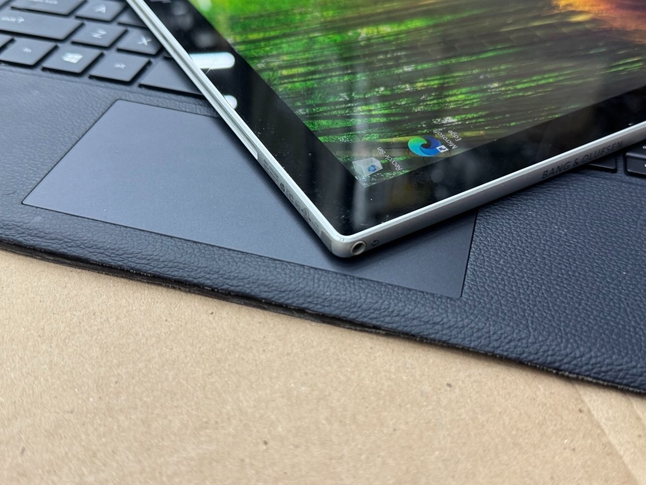 HP Envy x2 12-e0xx Snapdragon 835 4GB 128GB Touch Cracked Fast Shipping