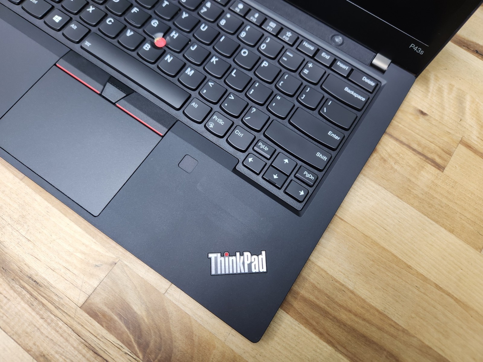 Lenovo ThinkPad P43s 14″ FHD i7-8665U 16GB 256GB SSD Quadro P520 Window 11 Pro ~