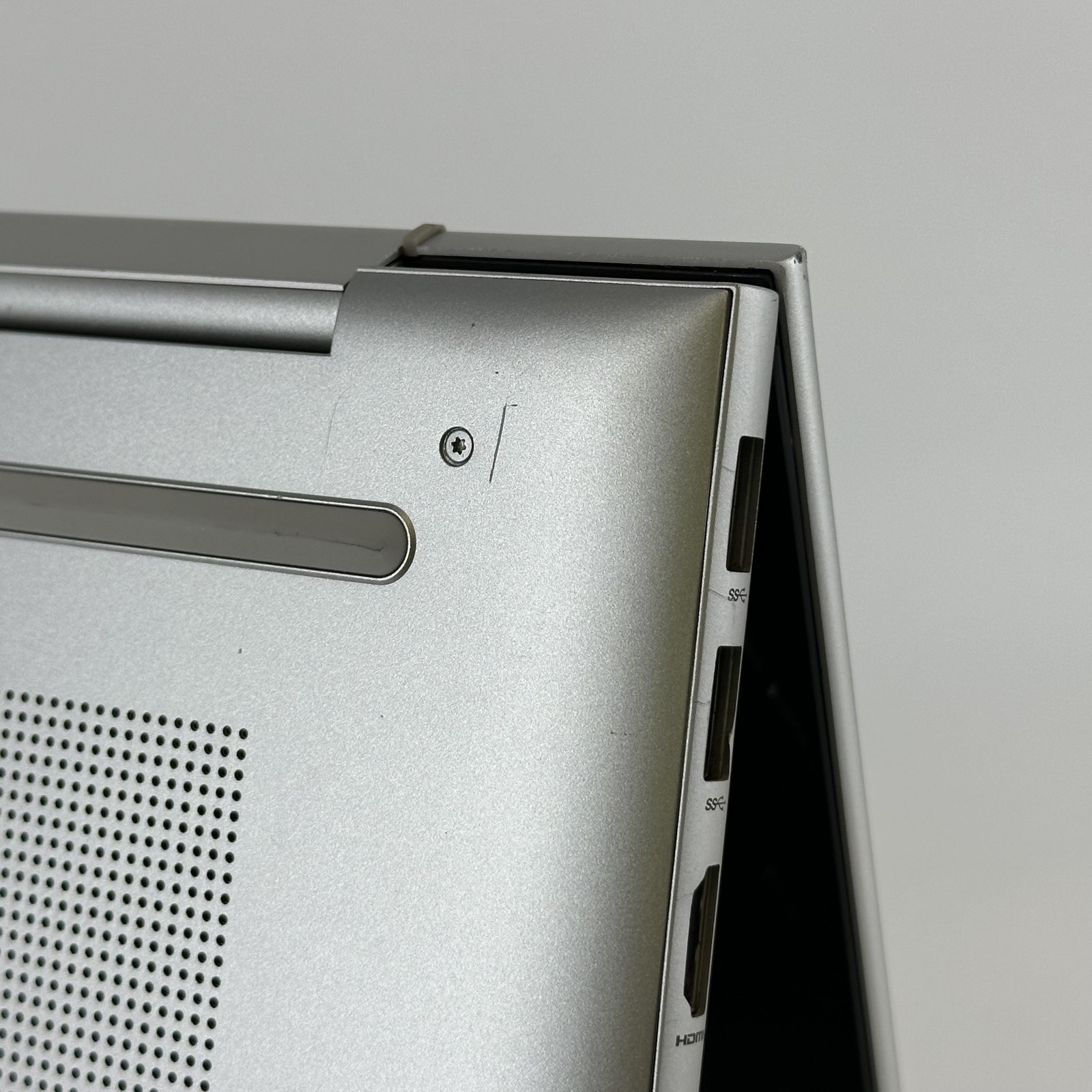 HP Envy 17 Silver FHD TOUCH 2.1 GHz i7-1260P 32GB RAM 1TB SSD Good