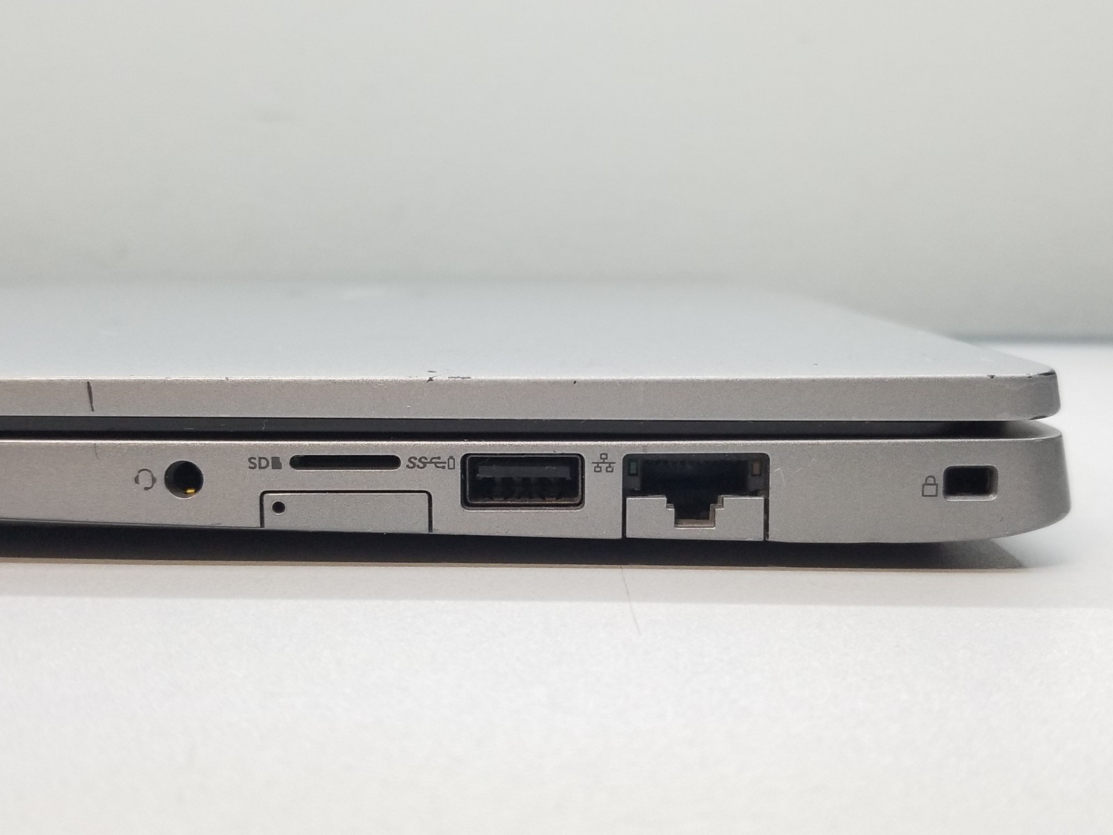 Dell Latitude 5310 13.3″ FHD i5-10310U 1.7GHz 8GB RAM 256GB NVMe Win11Pro NO AC