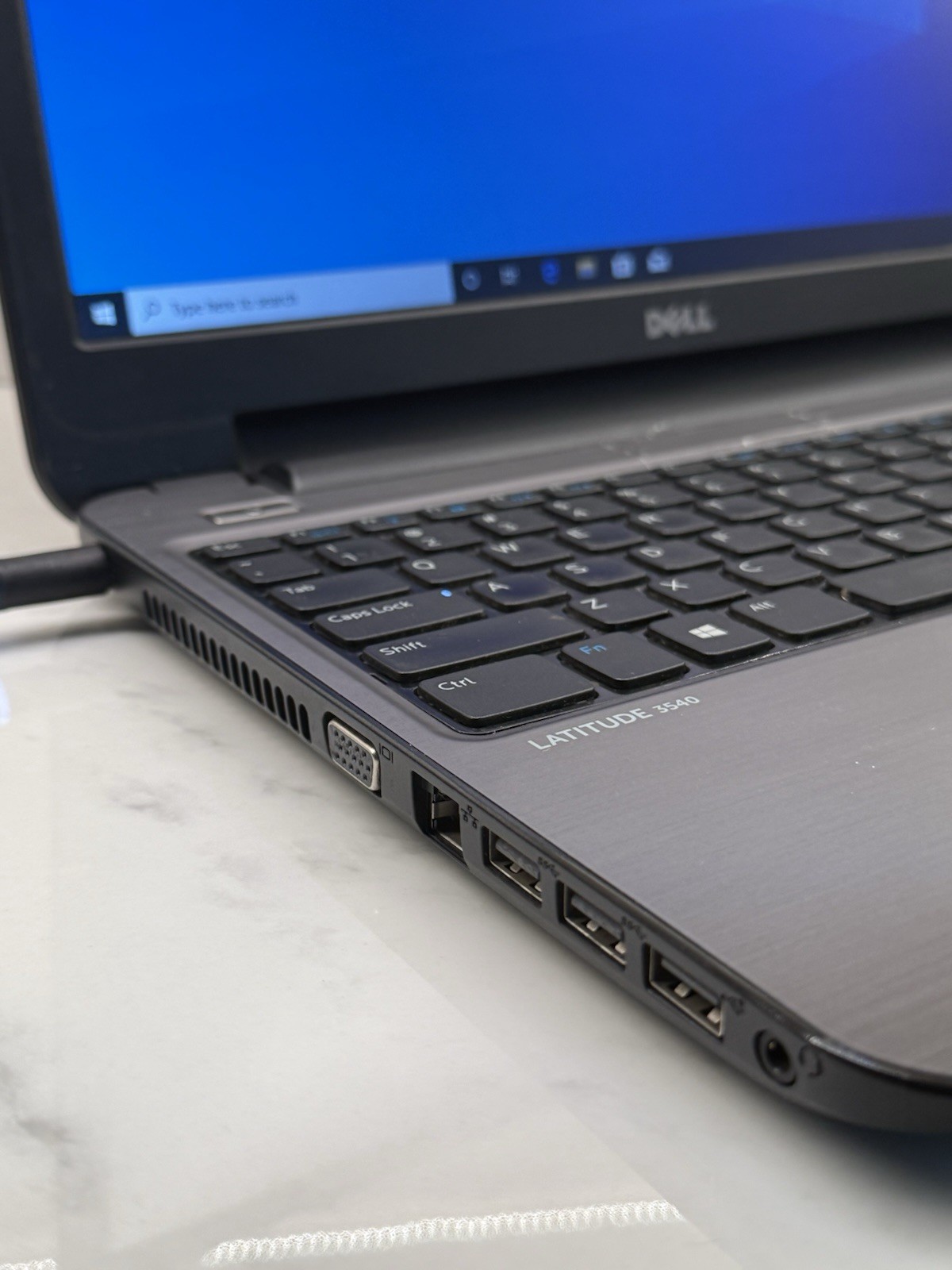 Dell Latitude Laptop Computer 3540 15.6 in 1.70GHz i3-4010U CPU 4GB 500GB HD