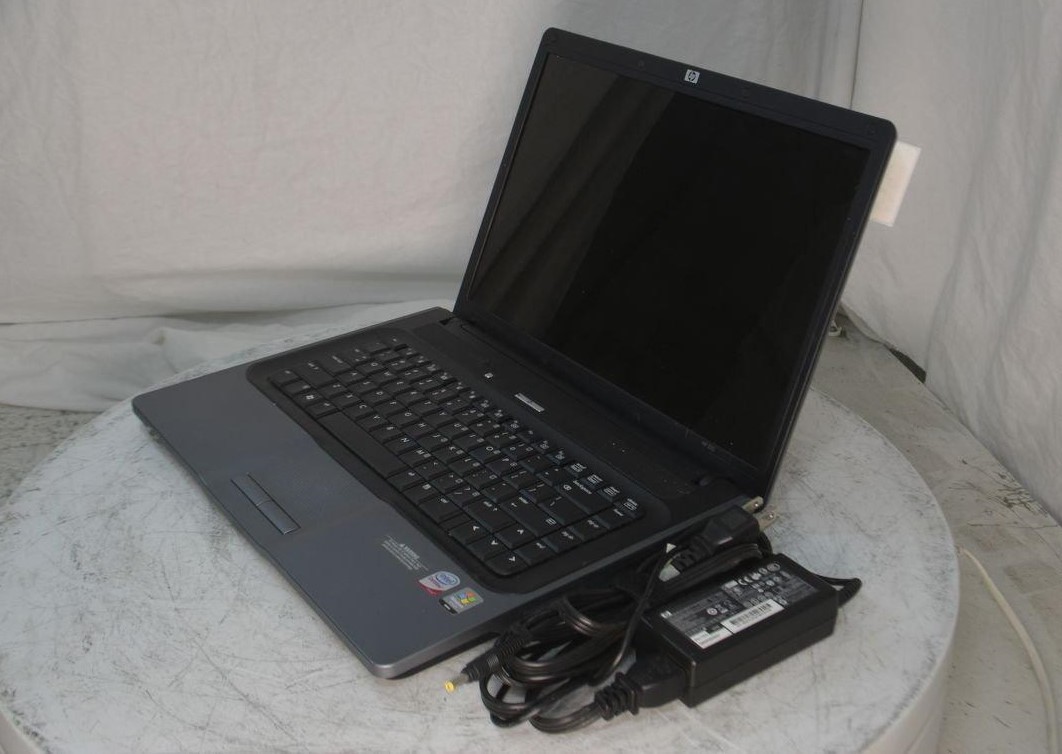 HP 530 FH553AT-ABA INTEL CORE2 T5200 laptop 1GB 160GB 1.6Gz SEE NOTES