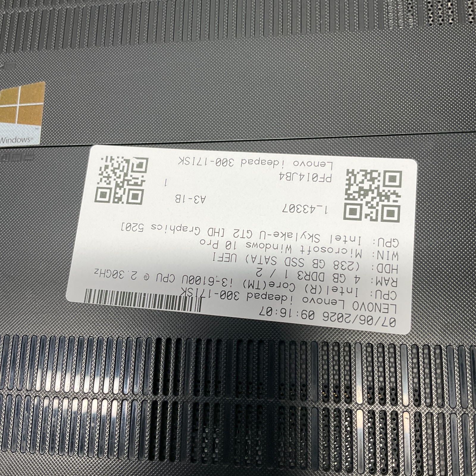 Lenovo IdeaPad 300-17ISK-i3-6100U@2.30GHz 4GB 256GB SSD Windows 10 Pro Laptop