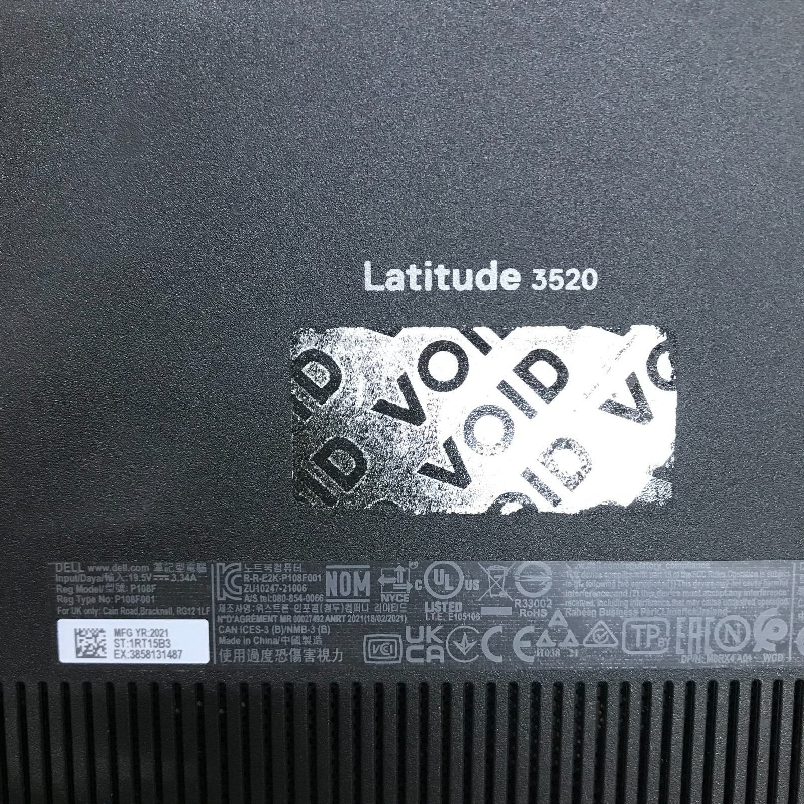 Dell Latitude 3520 15.6″ i5-1135G7 2.4GHz 8GB RAM 256GB SSD (Windows 11 Pro)