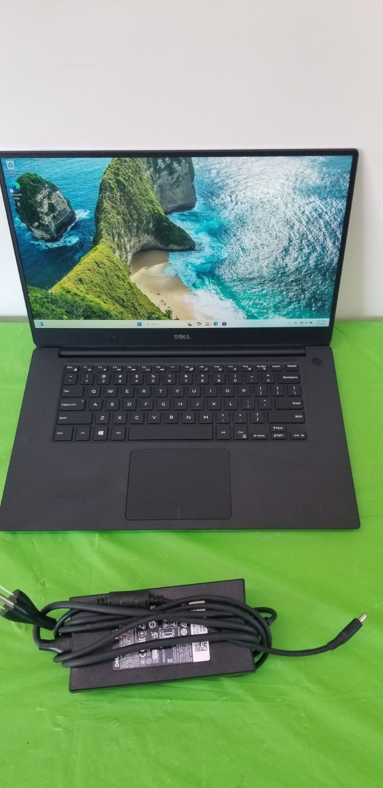 Dell XPS 15 9570, Intel Core i7-8750H @ 2.2GHz, 32GB RAM, 512GB SSD,WIN 11 Pro,