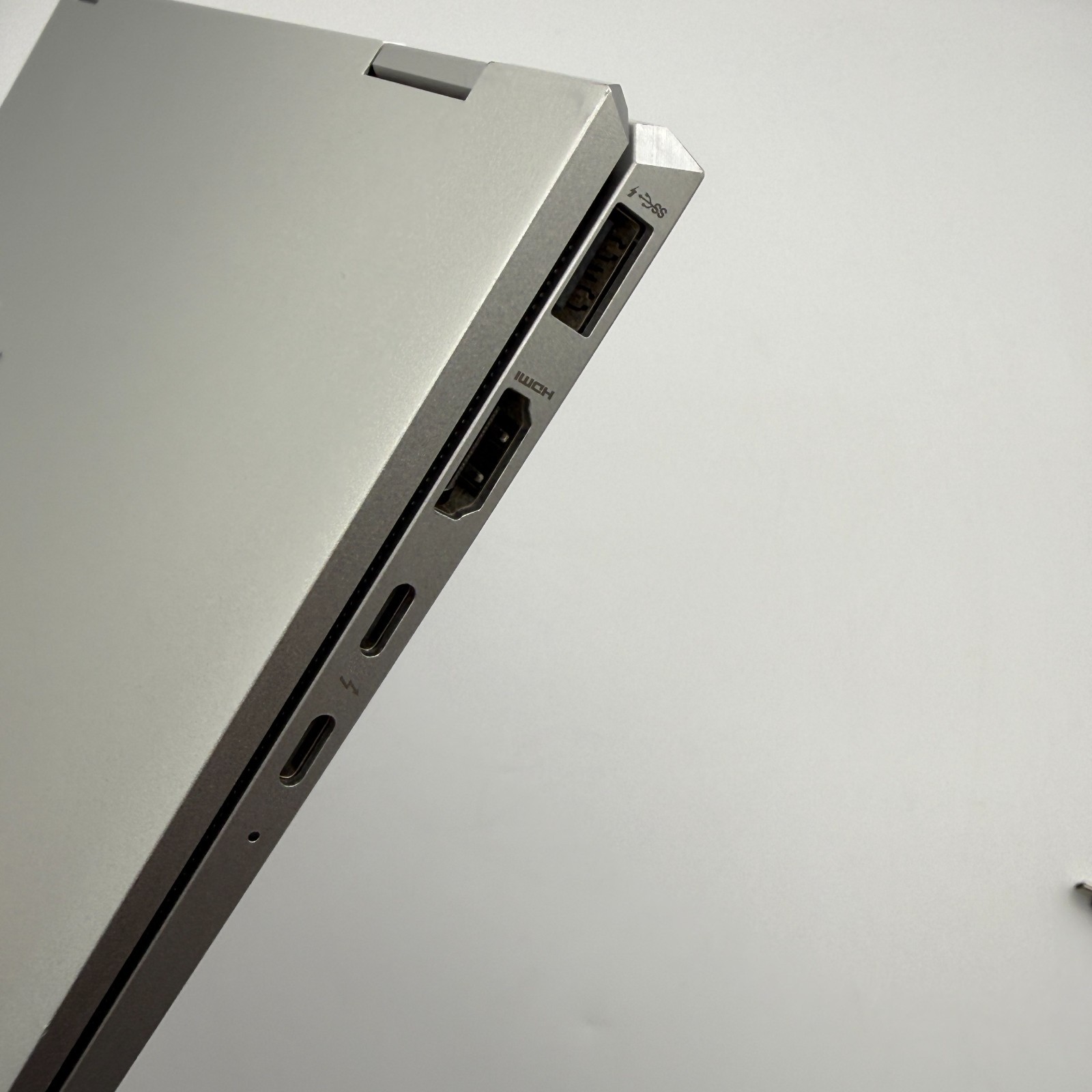 HP EliteBook X360 1040 G7 i7-10710U 16GB RAM 256GB m2 14″ Touch Win 11 Very Good