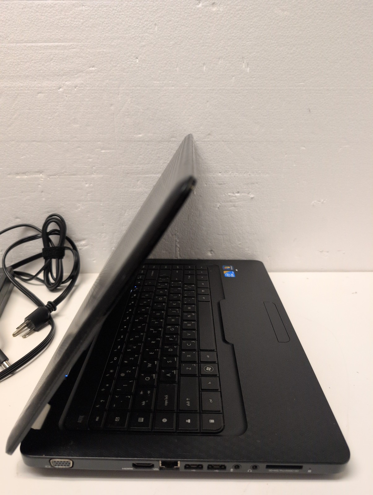 NICE HP G62 Notebook Intel Core i3 M350 2.27GHz /320GB HDD/ 2GB RAM /Win XP –