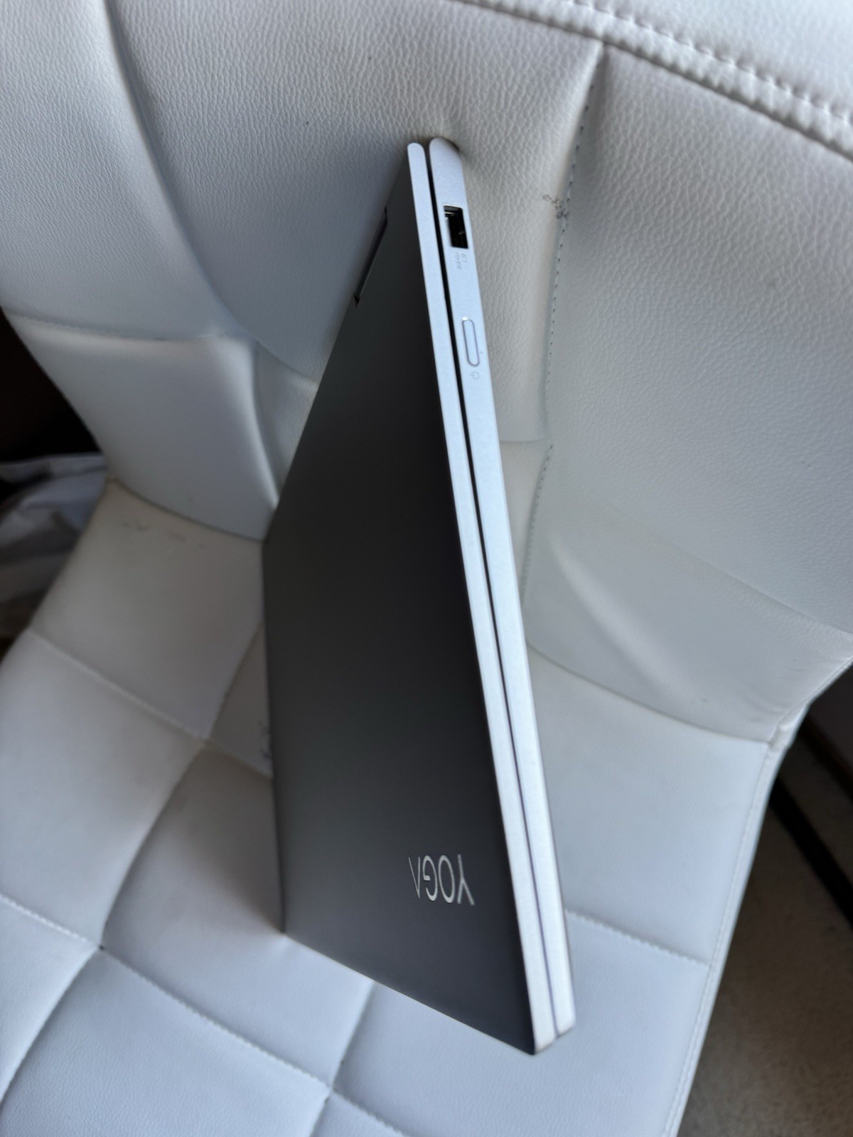 Lenovo YOGA 730-13IKB 81CT Core i5-8250U @1.6GHz 8GB Ram 256GB SSD Not Touch Scr