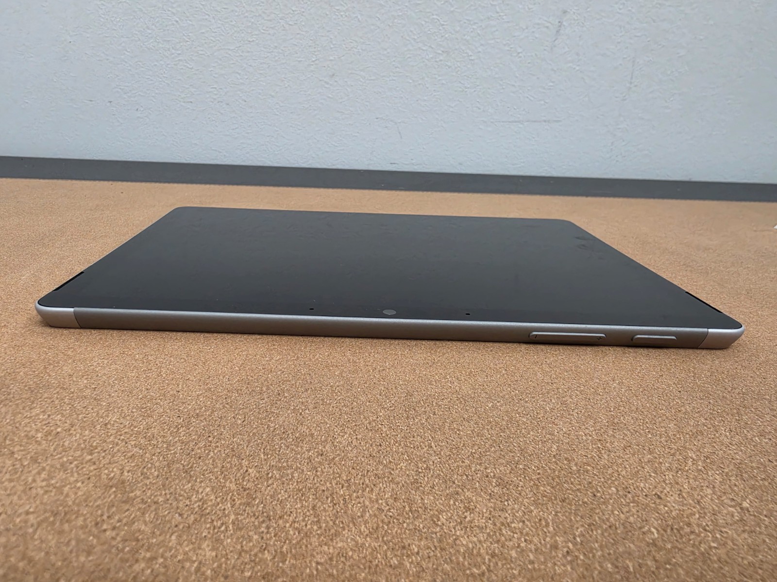 Microsoft Surface Go 2 m3-8100Y 8GB Ram 128GB SSD Win 11 Pro