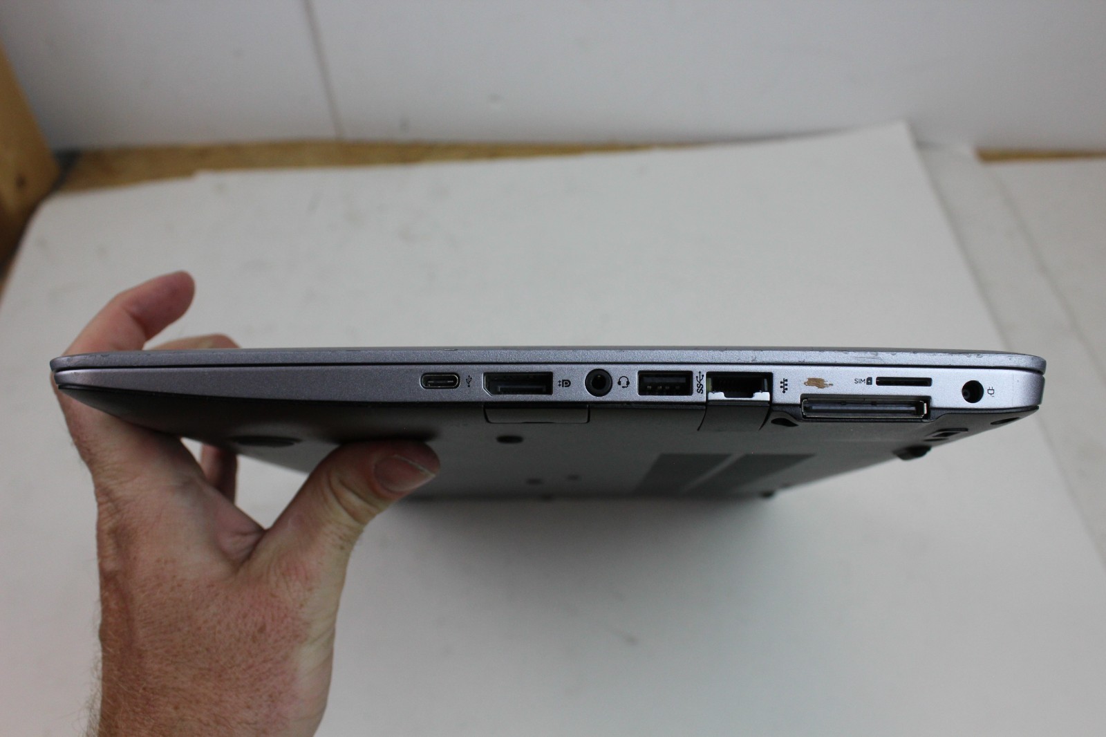 HP EliteBook 850 G3 Core i5-6200U 8GB RAM 256GB SSD w/ OS MISSING CASE SCREWS