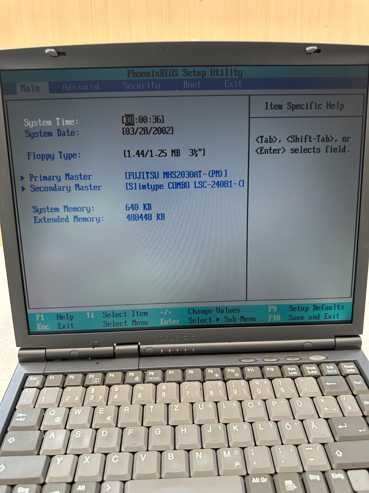 Retro Tronic 5 Yakumo D27ES Clevo Laptop 20GB HDD 512MB RAM No Windows Laptop