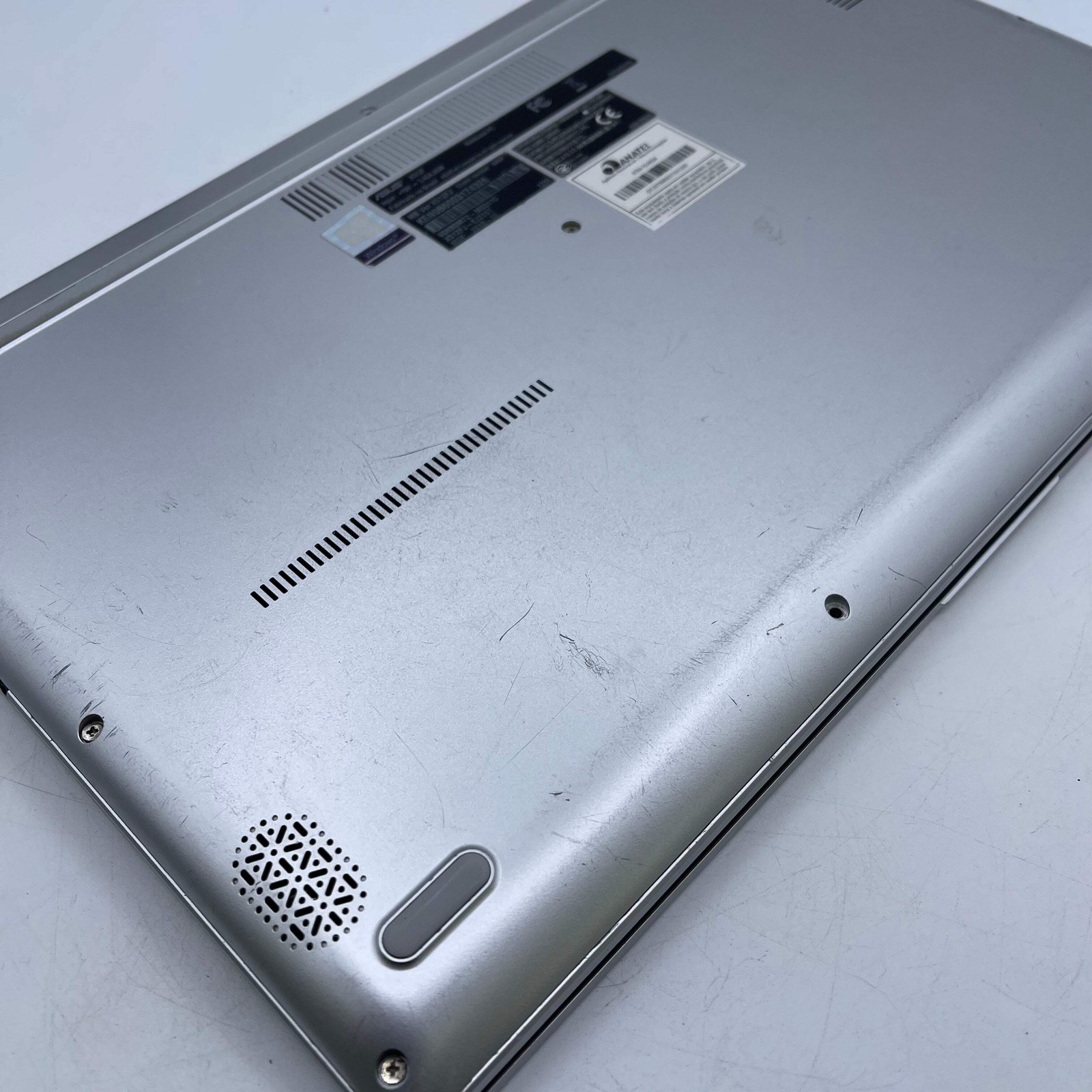 Asus Vivobook 15 X512F 15.6″ i5-8265U 1.6GHz 8GB RAM 512GB SSD GeForce MX230