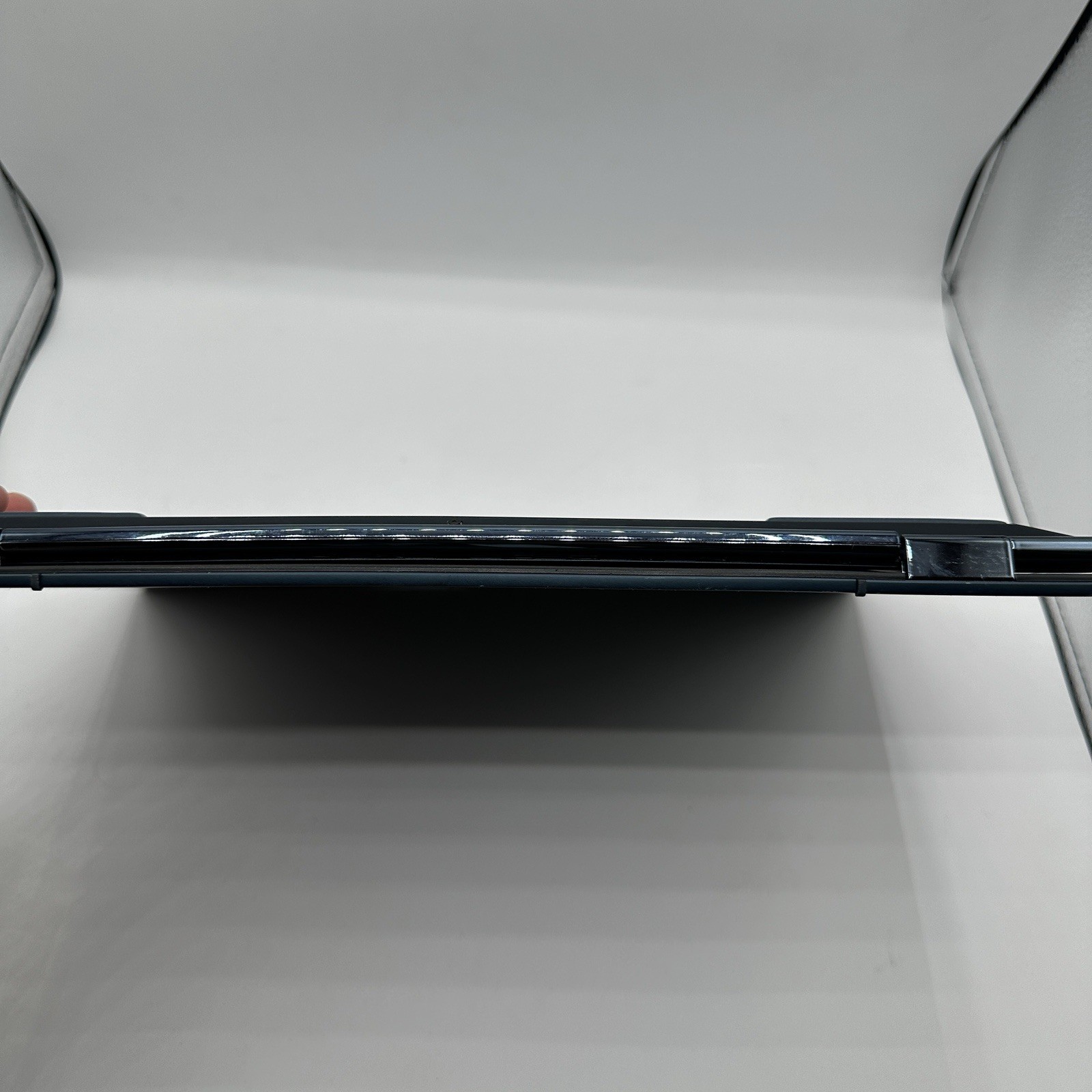 Asus Zenbook 14 OLED Q409Z 14″ i5-1240P 1.7GHz 8GB RAM 256GB SSD READ