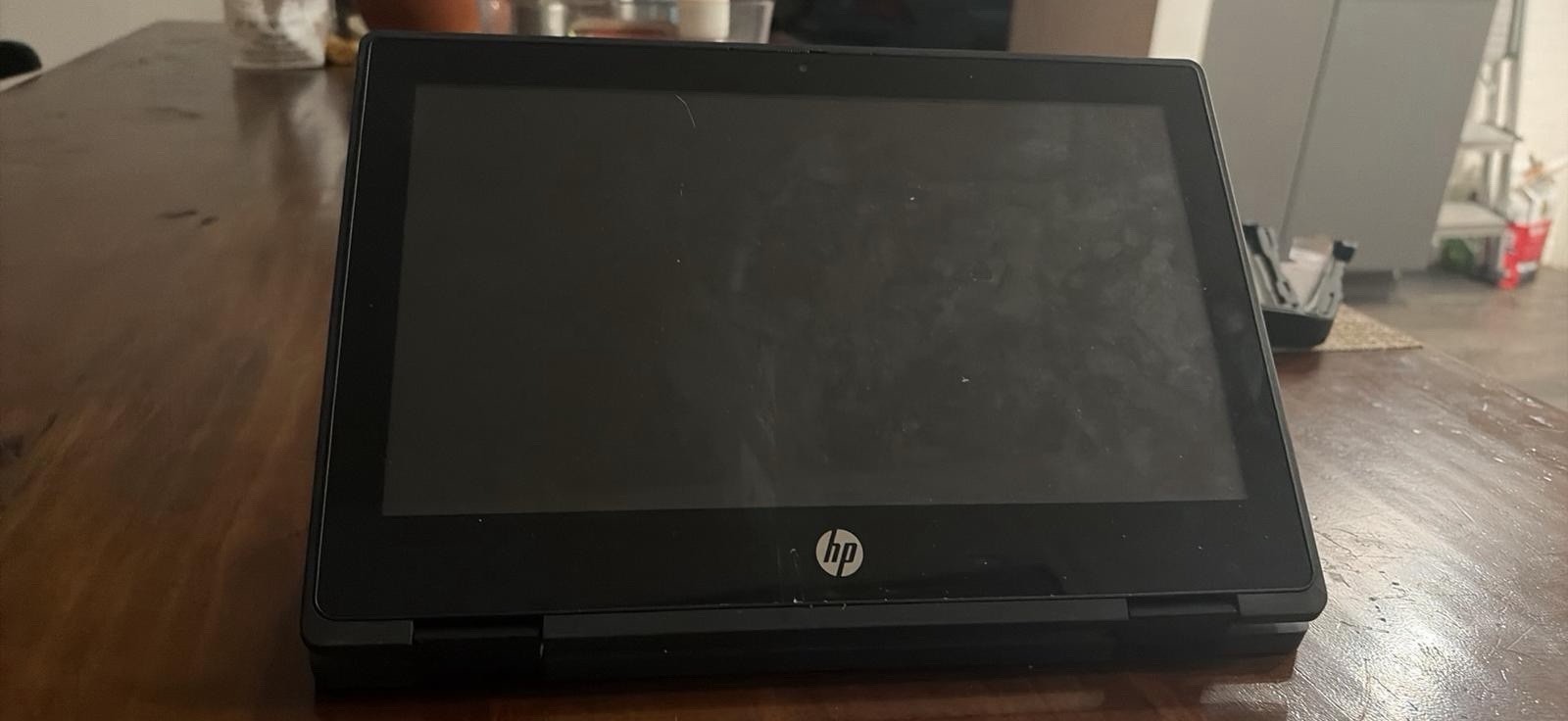 HP 11″ Notebook Laptop N200 8GB RAM Win11 Pro Windows 11 Pro Black w/ hard case.