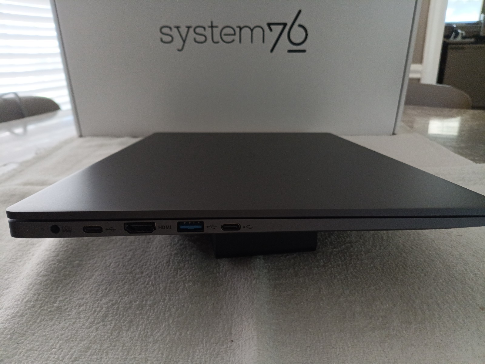 System76 Pangolin Laptop 16″, AMD Ryzen 9-8945HS, 32GB RAM, 1TB SSD, Mint Cond!!