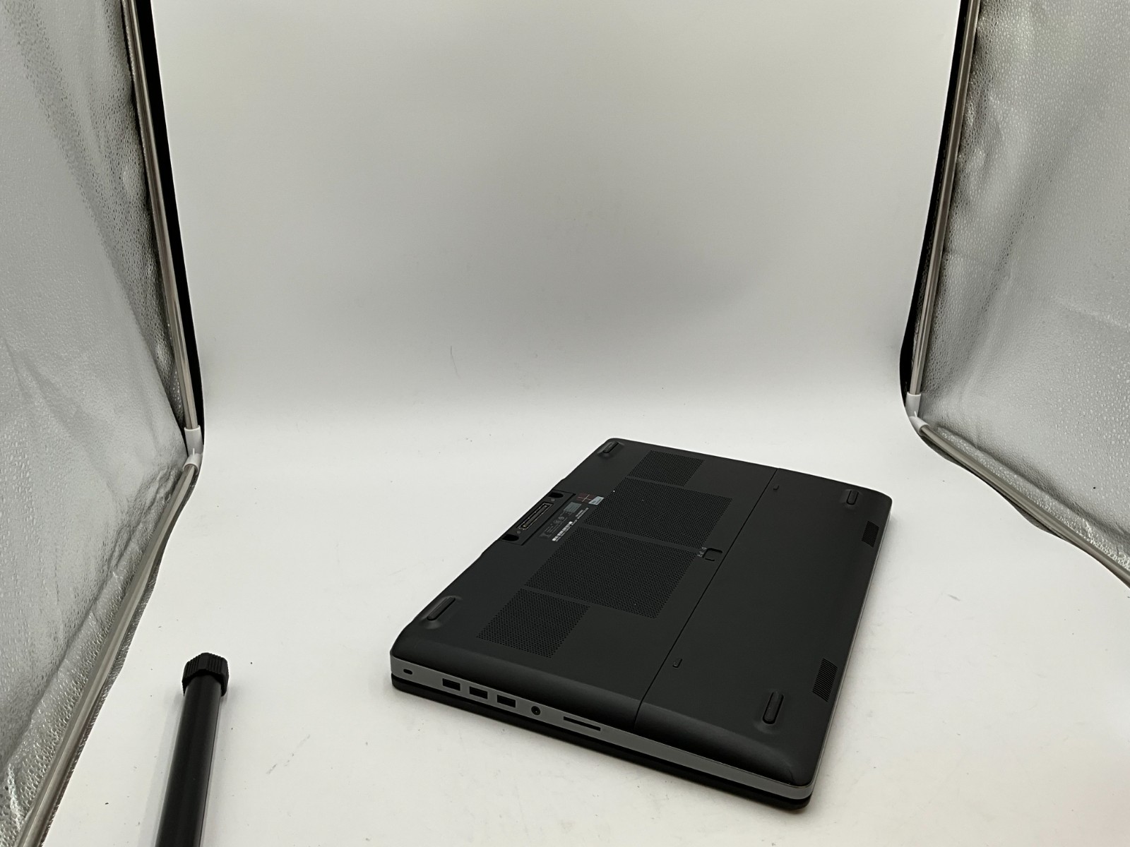 DELL Precision 7710 i7-6820HQ 32GB 512/500GB 17.3″ M3000M LAPTOP 7KGKWF2 NO OS