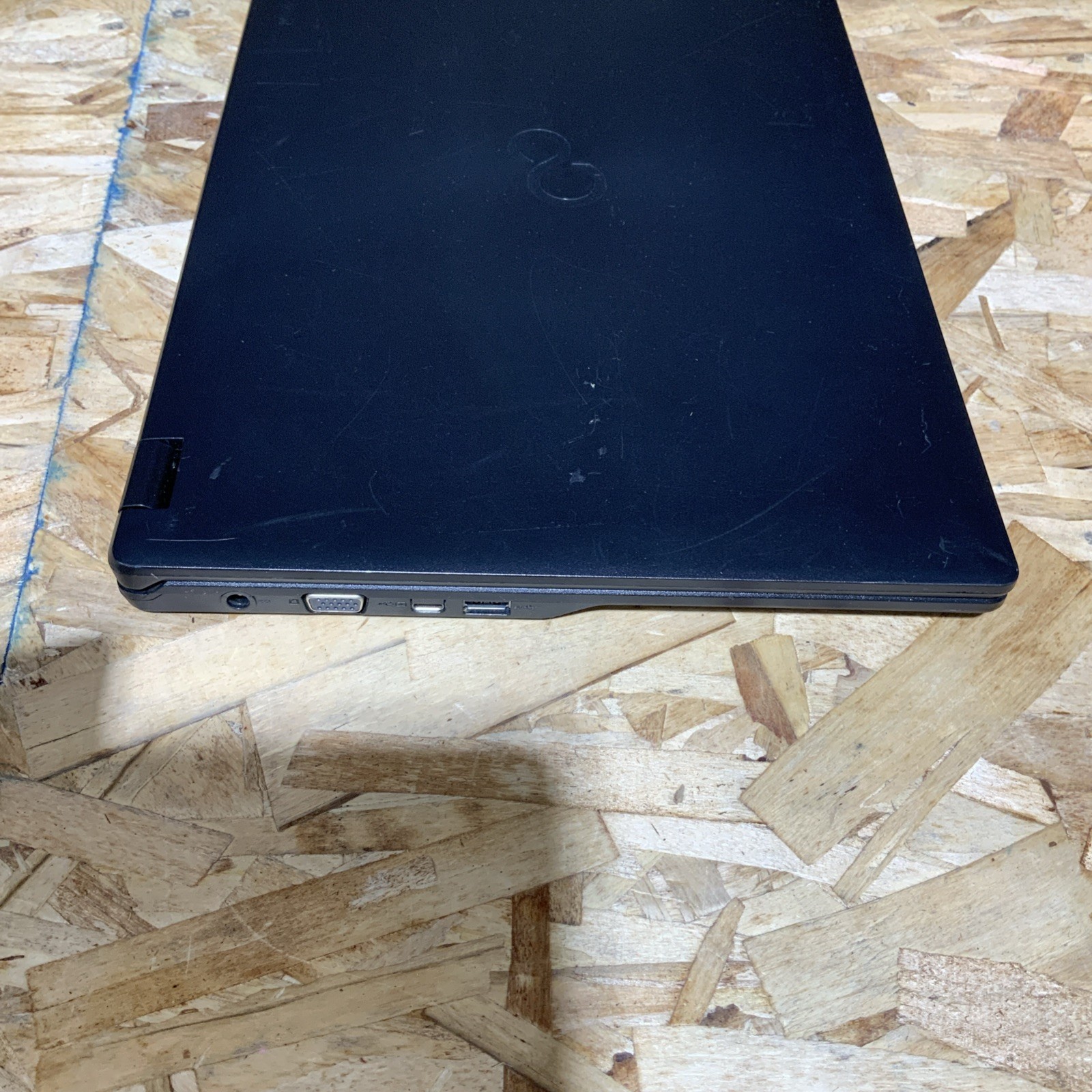 Fujitsu Lifebook E558 I5-8250U 1.60GHZ 256GB SSD 8 GB RAM Win 11 A005