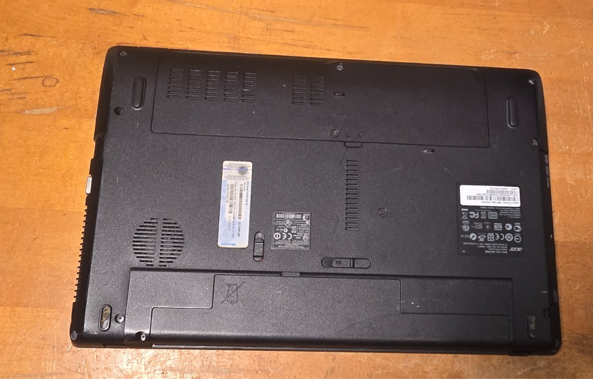 Acer Aspire 5733Z-4851 Intel Pentium P6200 2.13GHz 4 GB