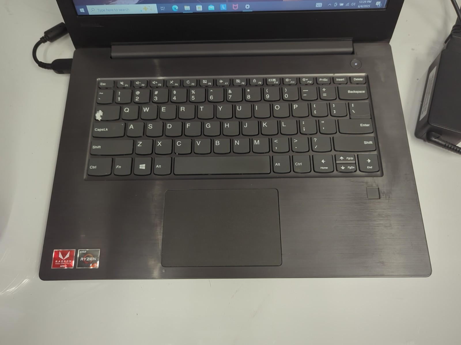 Lenovo V330-14ARR 14″ LAPTOP AMD Ryzen 5 2500U/12GB RAM/256GB SSD/Win10(*READ) –