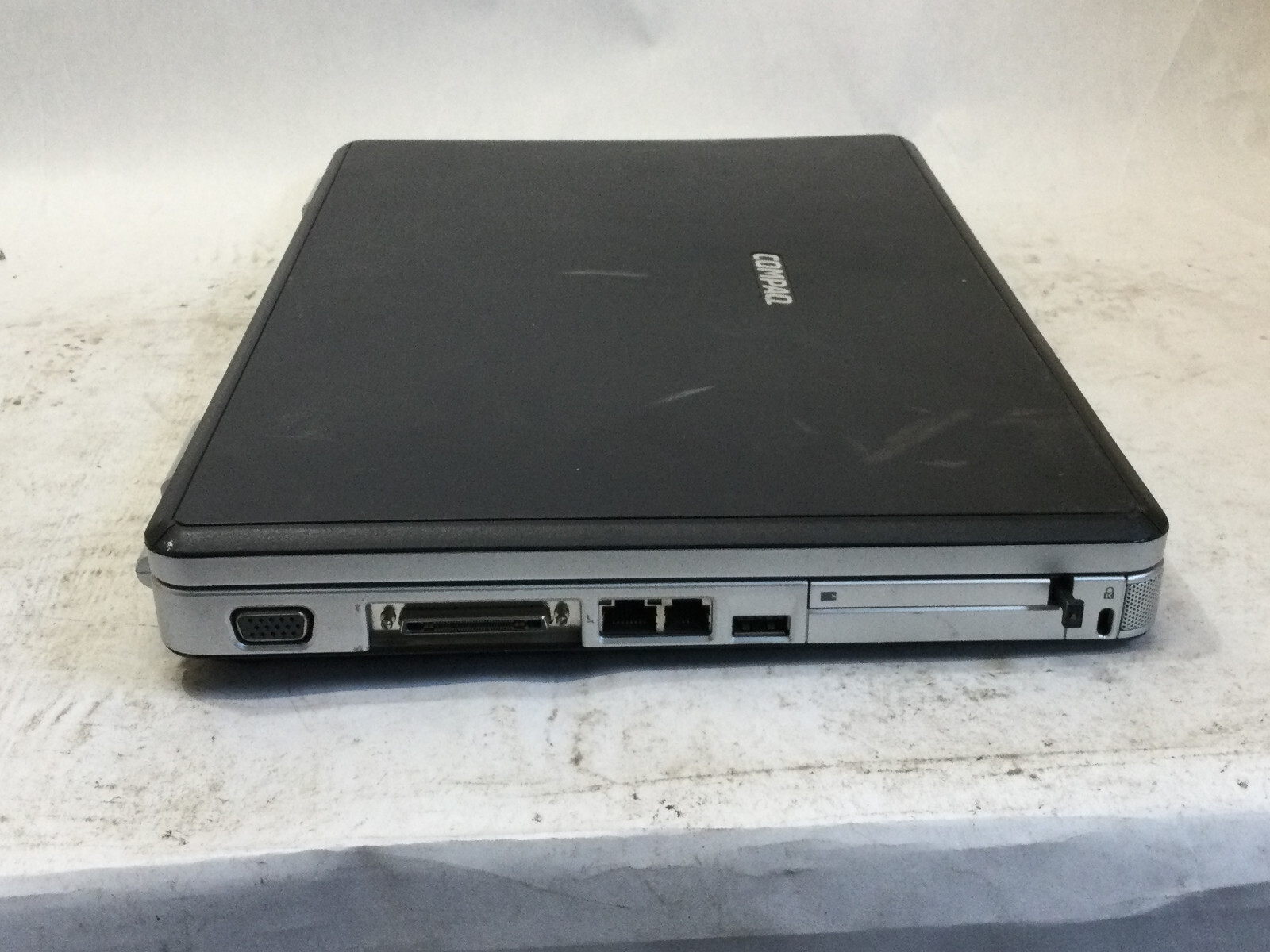 HP COMPAQ PRESARIO V2000 – FOR PARTS – INTEL CENTRINO – 256MB RAM – READ DESC-BB