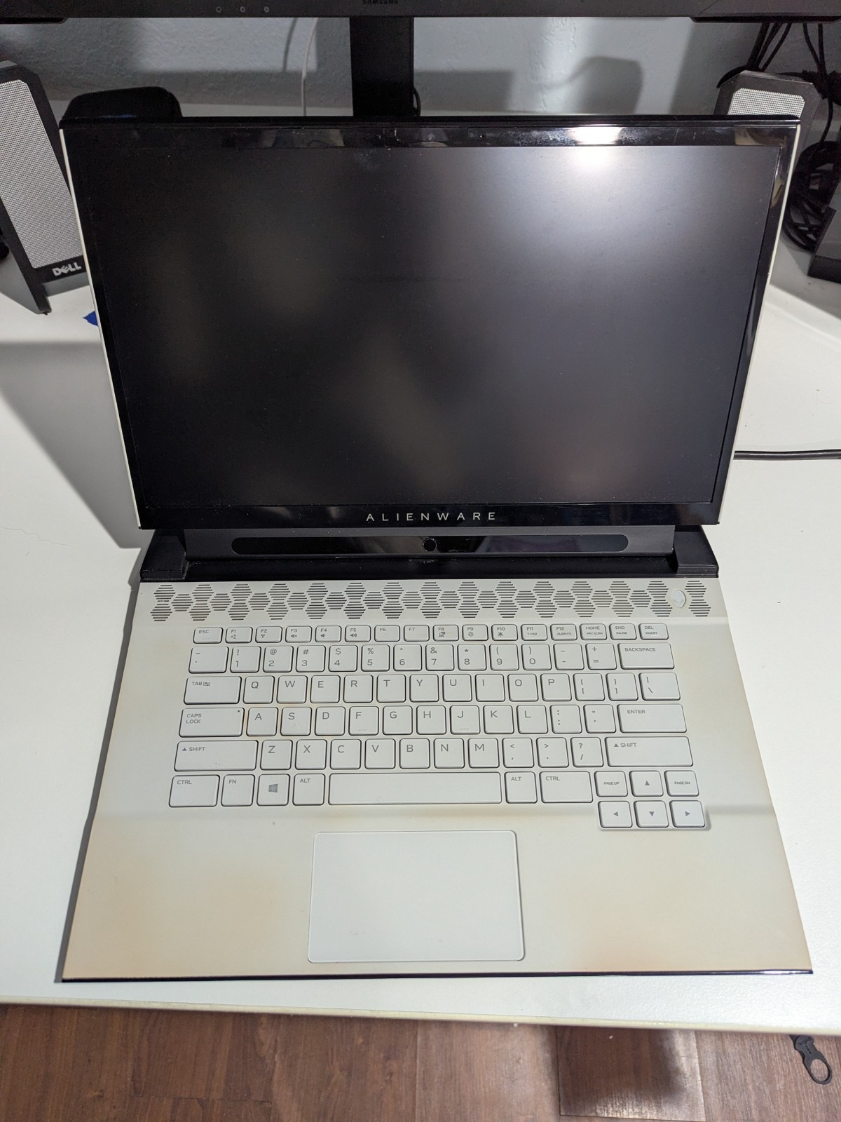 Alienware M15 R2 PARTS OR REPAIR Intel i7-9 – 16GB RAM – NVIDIA RTX 2060