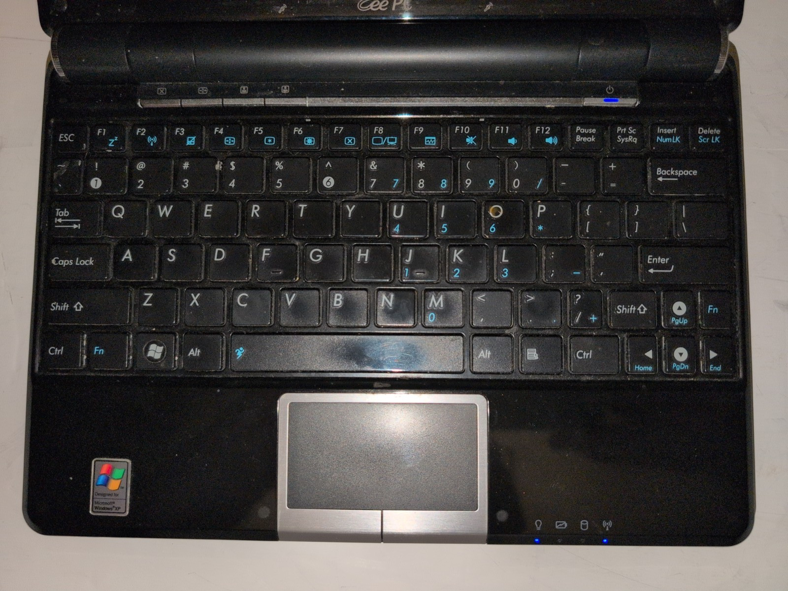 ASUS EEE PC 1000HE 10″ Screen Powers on/No Hard Drive OS or Power Supply
