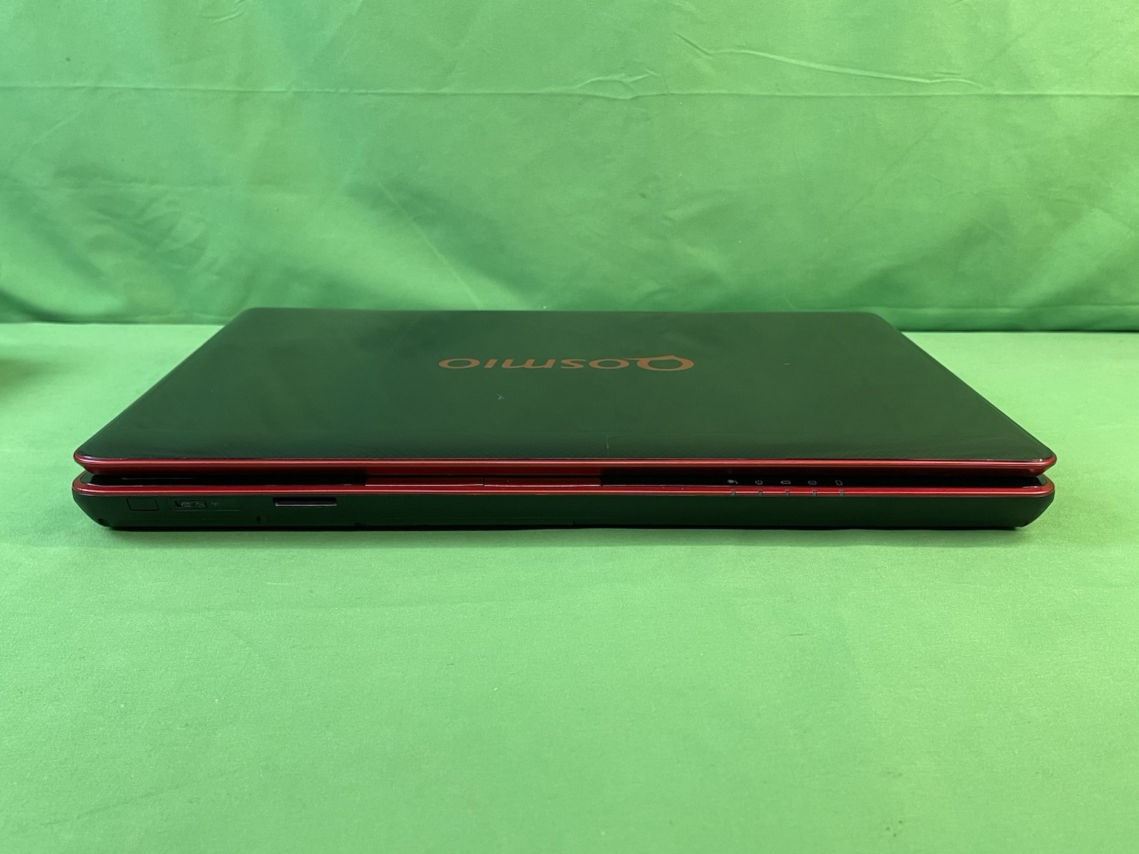Toshiba Qosmio X505-Q896 Gaming | i7-740QM | 4GB DDR3 | 500GB HDD | Win 10