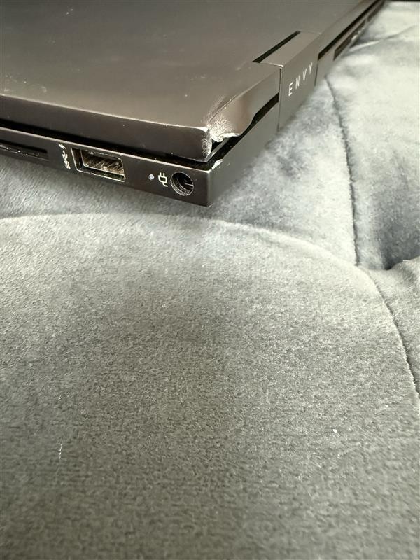 HP Envy x360 15m 15.6″ touch screen convertible Ryzen 5 4500U 8GB RAM 256GB SSD