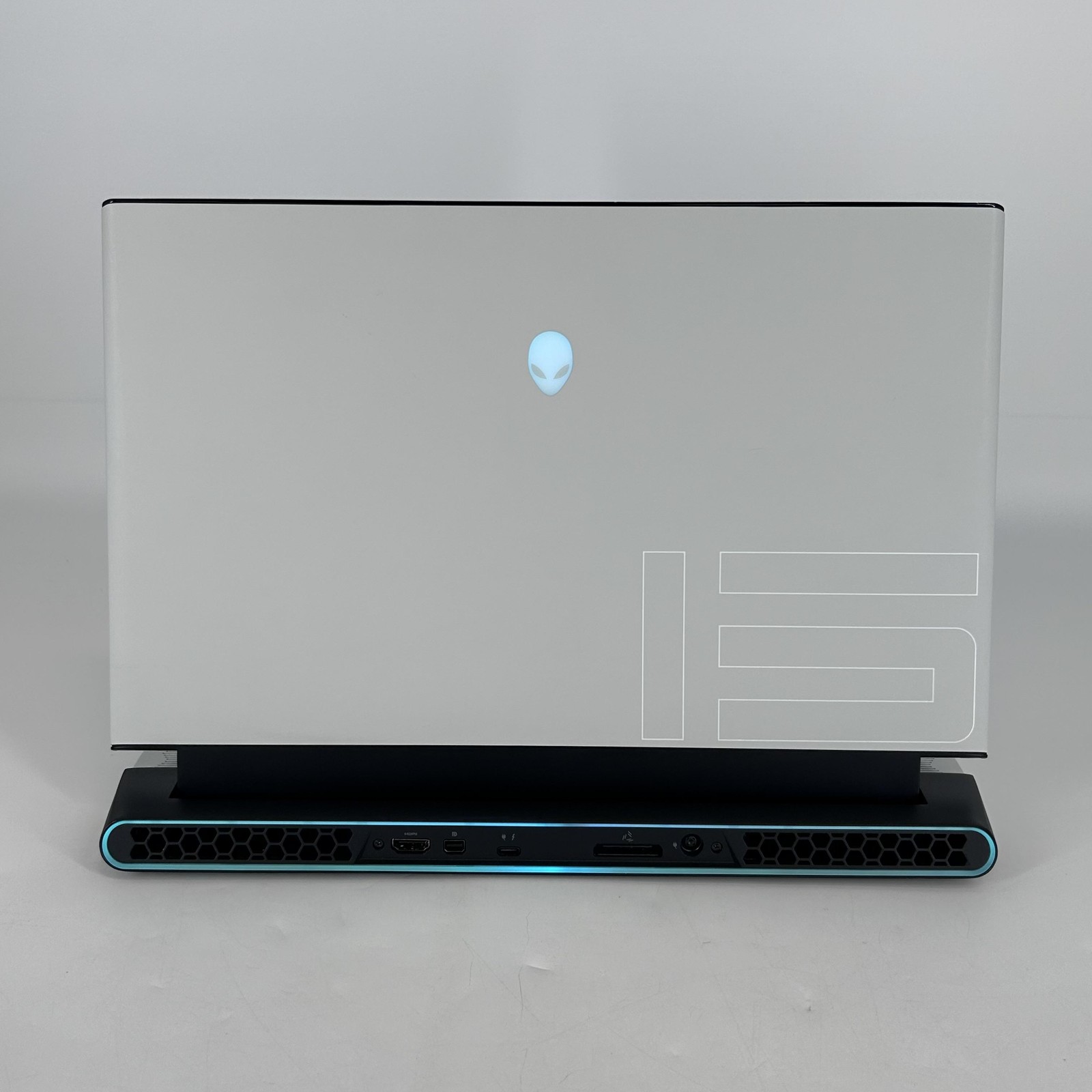 Dell Alienware m15 R3 4K i7-10750H 32GB 1TB/512GB RTX 2070 Super BAD CAMERA