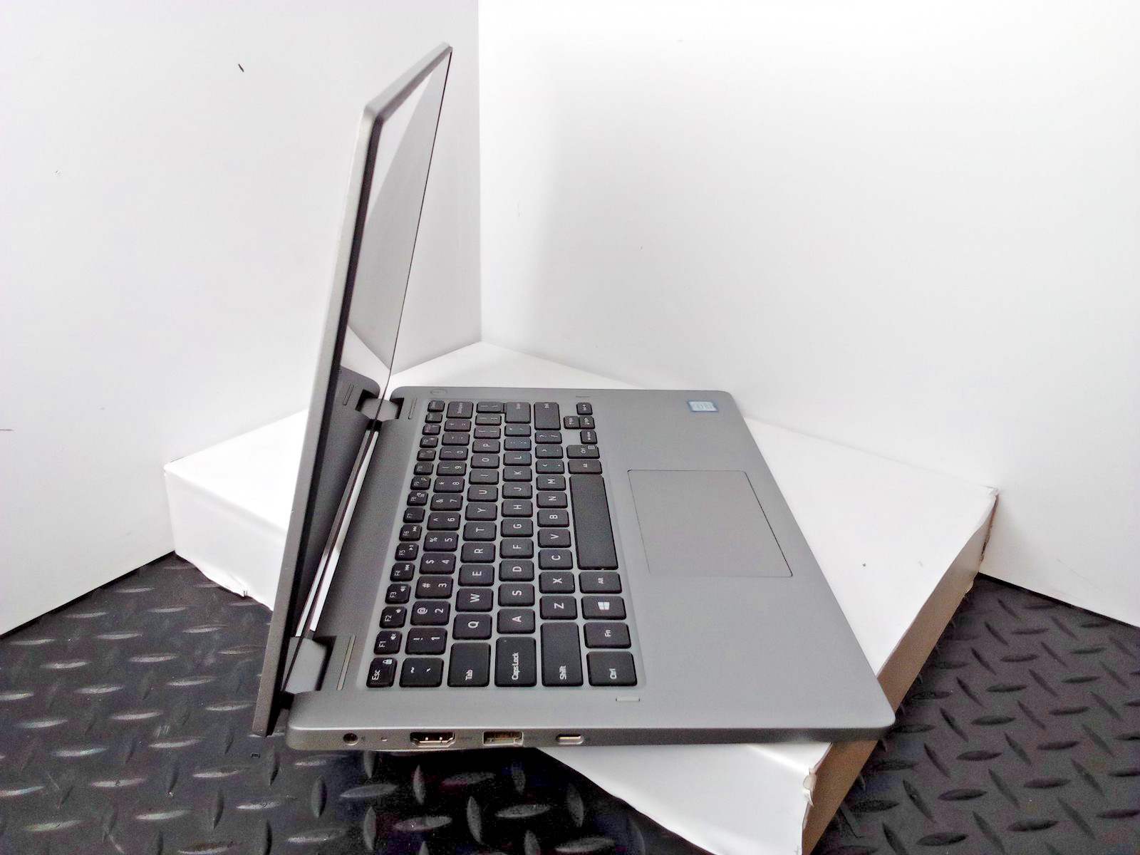 Dell Latitude 3310 2in1 13.3″ i5- 8 gen Parts Only