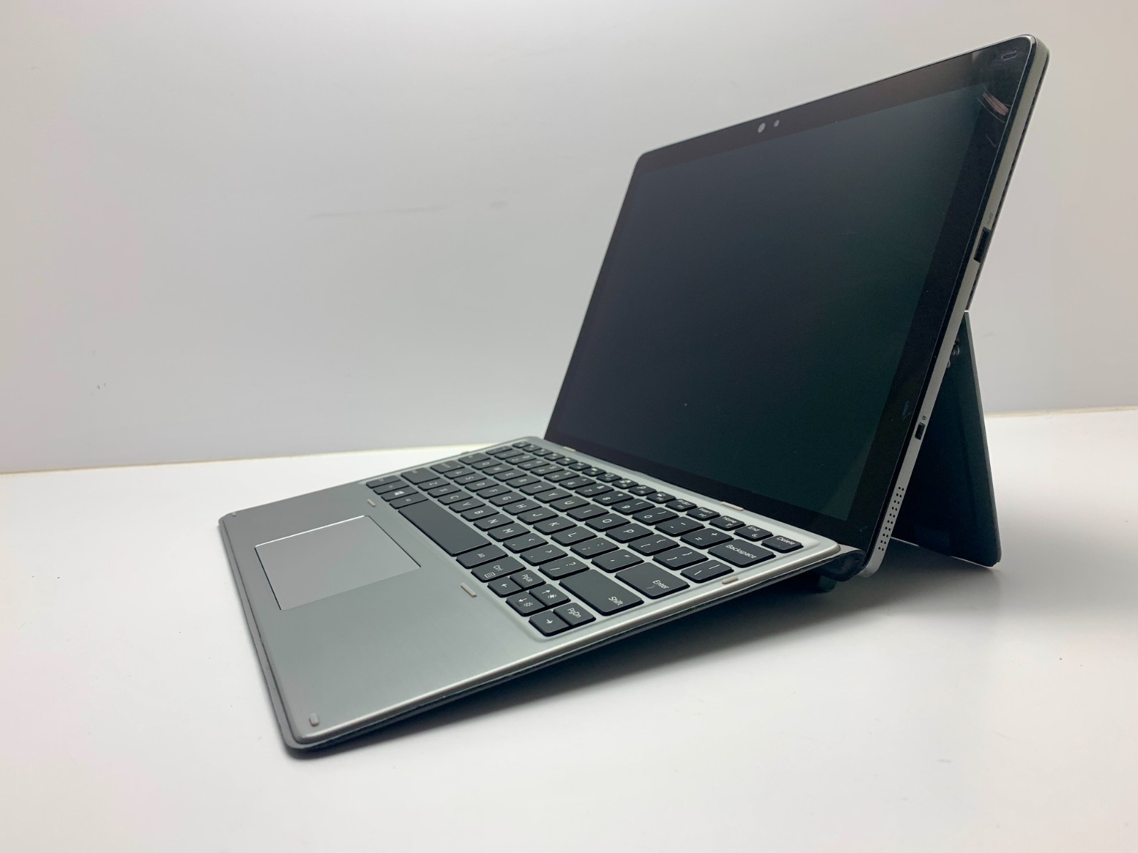 Dell Latitude 7200 2-in-1 | i5-8365U | 8GB RAM | 256GB NVMe | LINUX | READ